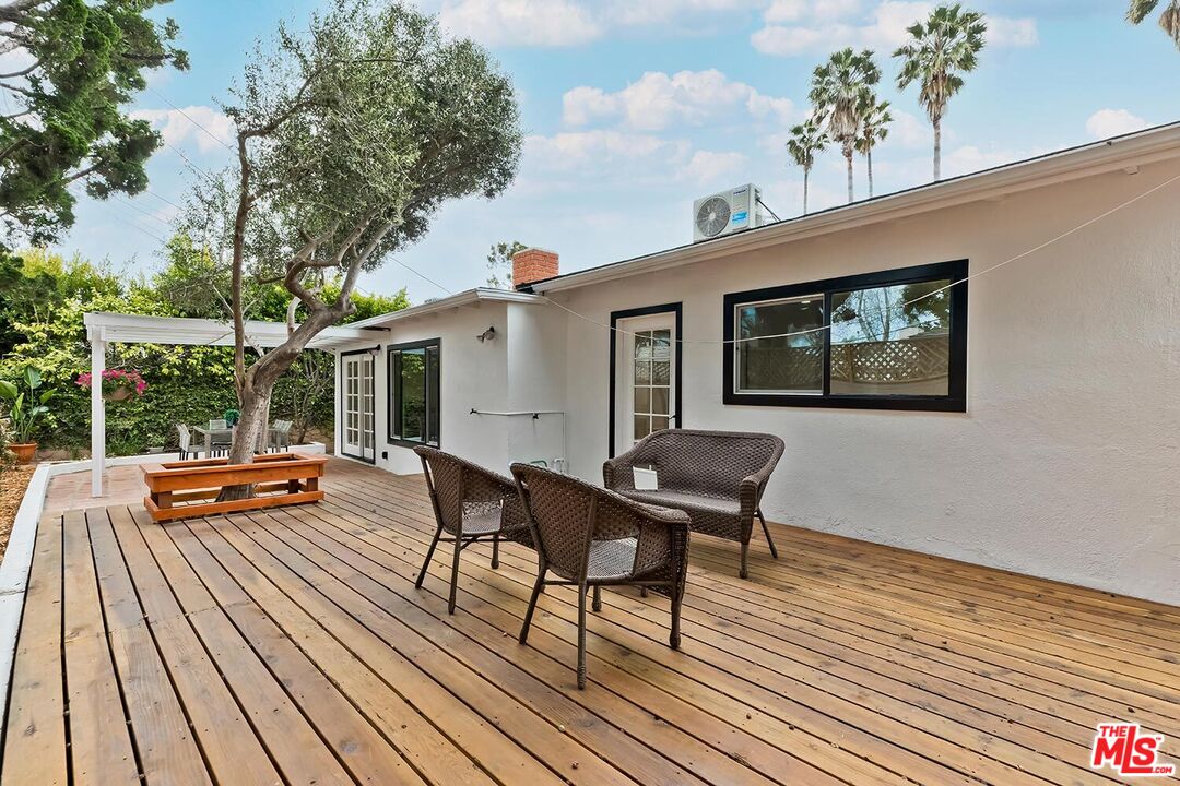 Los Angeles, California, 90064, United States, 3 Bedrooms Bedrooms, ,2 BathroomsBathrooms,Residential,For Sale,1777643