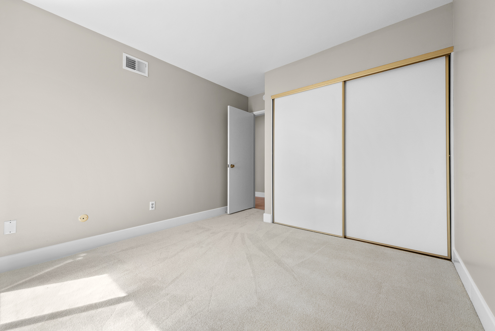  4679 Maxwell Court, Riverside, CA 92501 - 物件實景