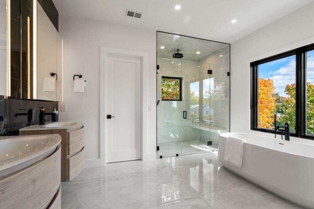 Newton, Massachusetts, 02465, United States, 6 Bedrooms Bedrooms, ,7 BathroomsBathrooms,Residential,For Sale,1730444