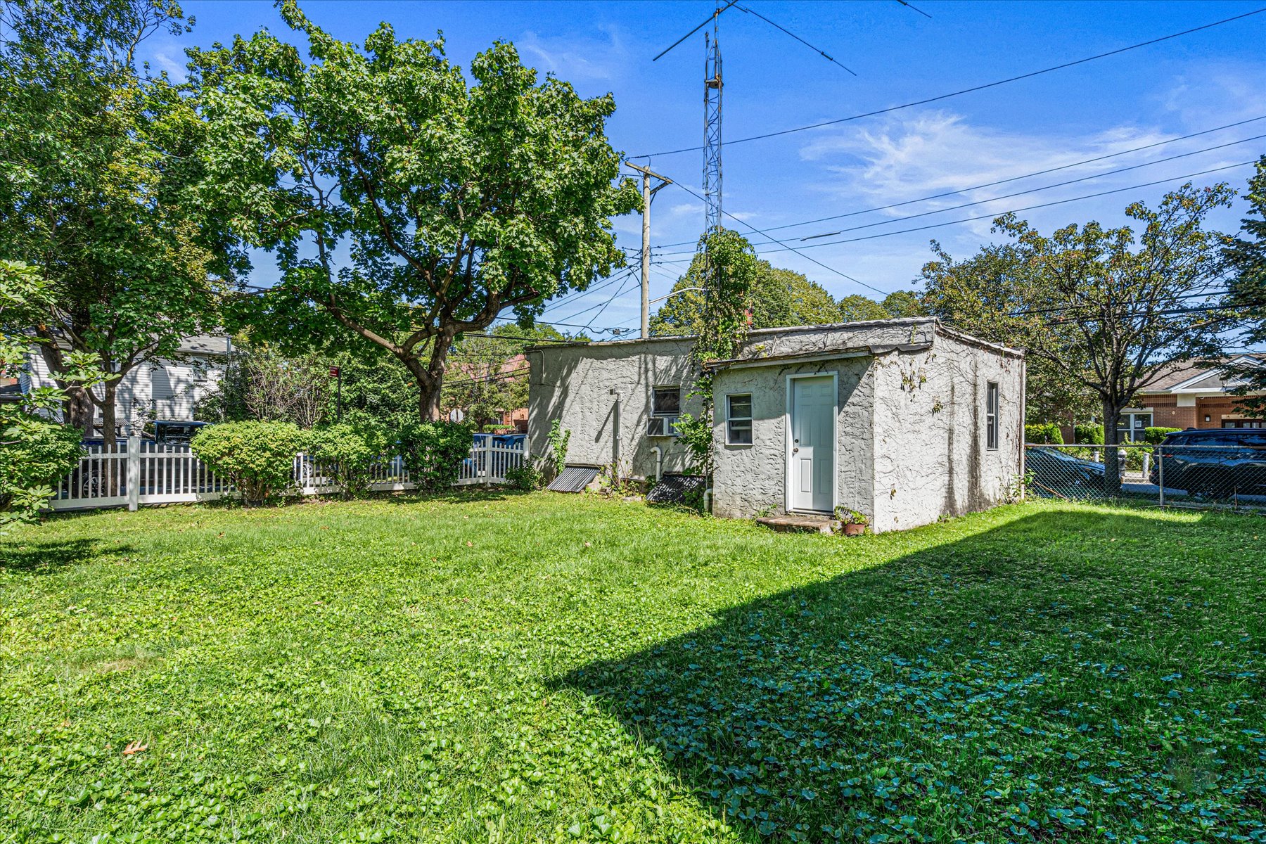  209-72 45th Drive, Bayside, NY, 11361 - 物件實景