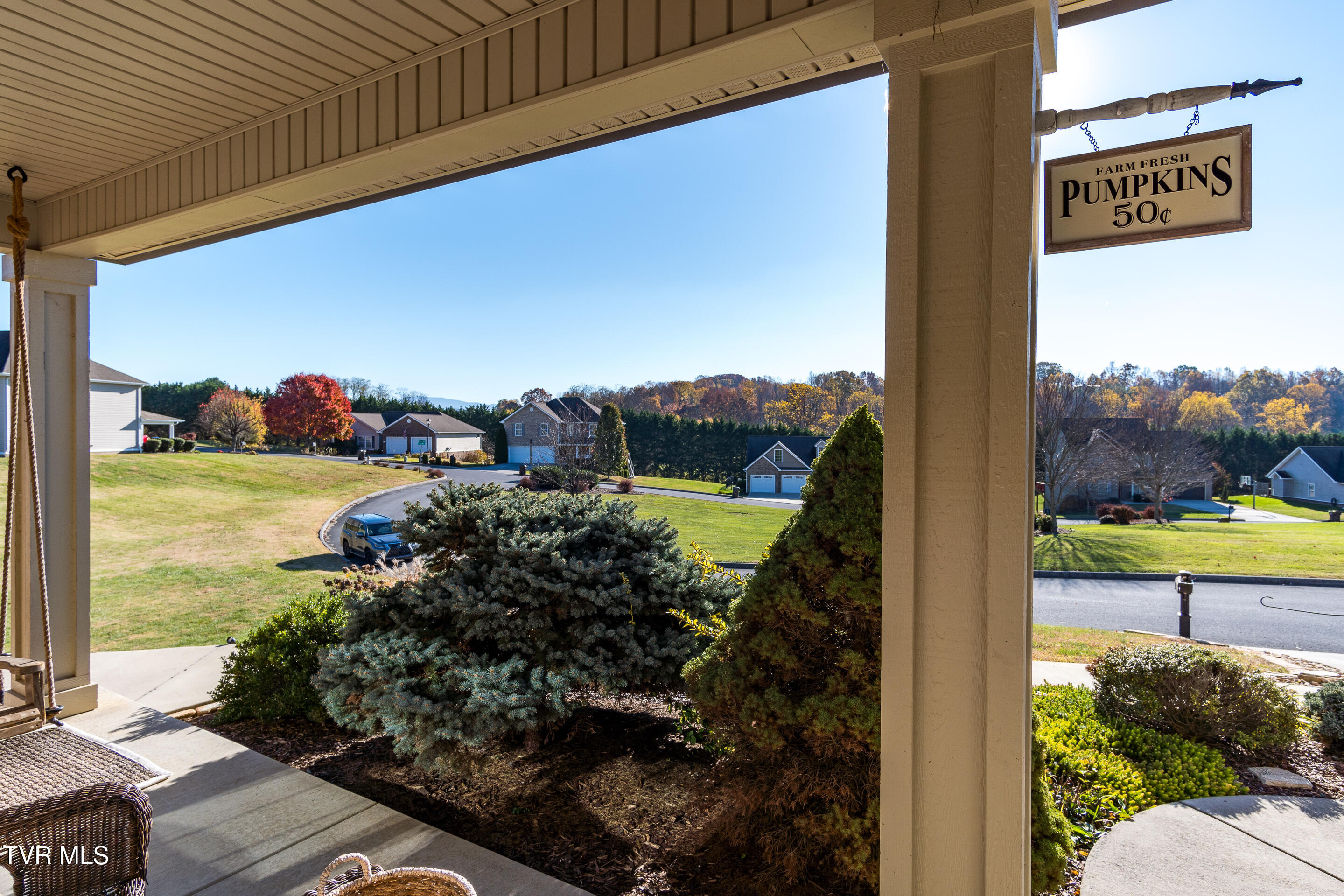 Piney Flats, Tennessee, 37686, United States, 4 Bedrooms Bedrooms, ,4 BathroomsBathrooms,Residential,For Sale,1988527