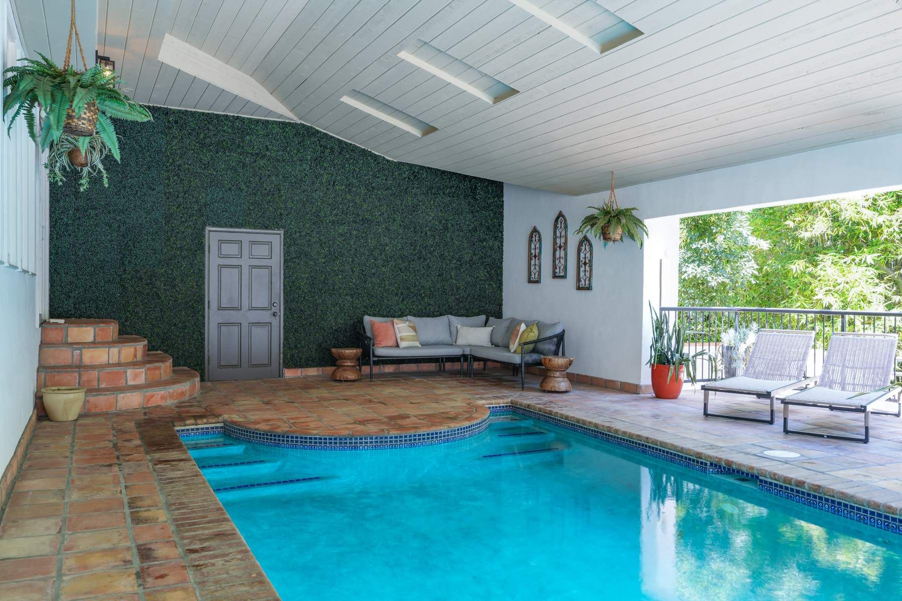  2216 East Live Oak Drive - 物件實景