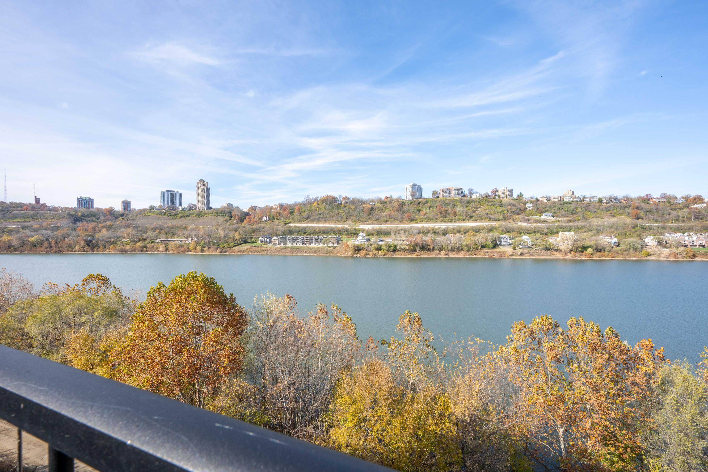 Dayton, Kentucky, 41074, United States, 2 Bedrooms Bedrooms, ,3 BathroomsBathrooms,Residential,For Sale,1994869