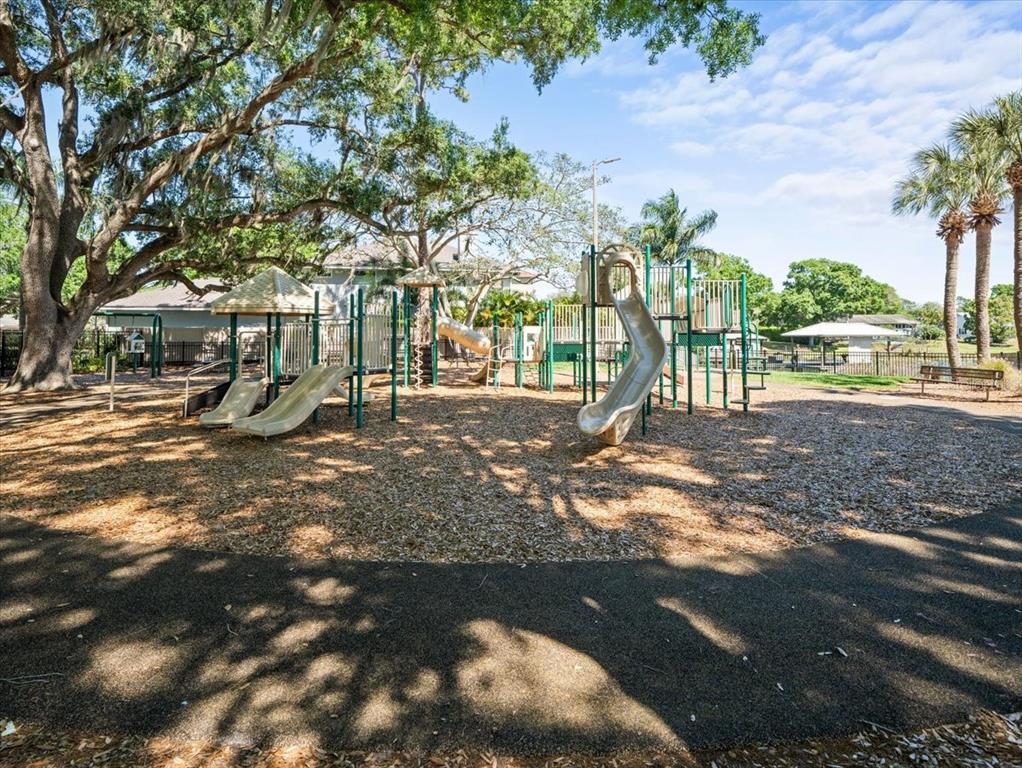 Tampa, Florida, 33618, United States, 4 Bedrooms Bedrooms, ,2 BathroomsBathrooms,Residential,For Sale,1917104