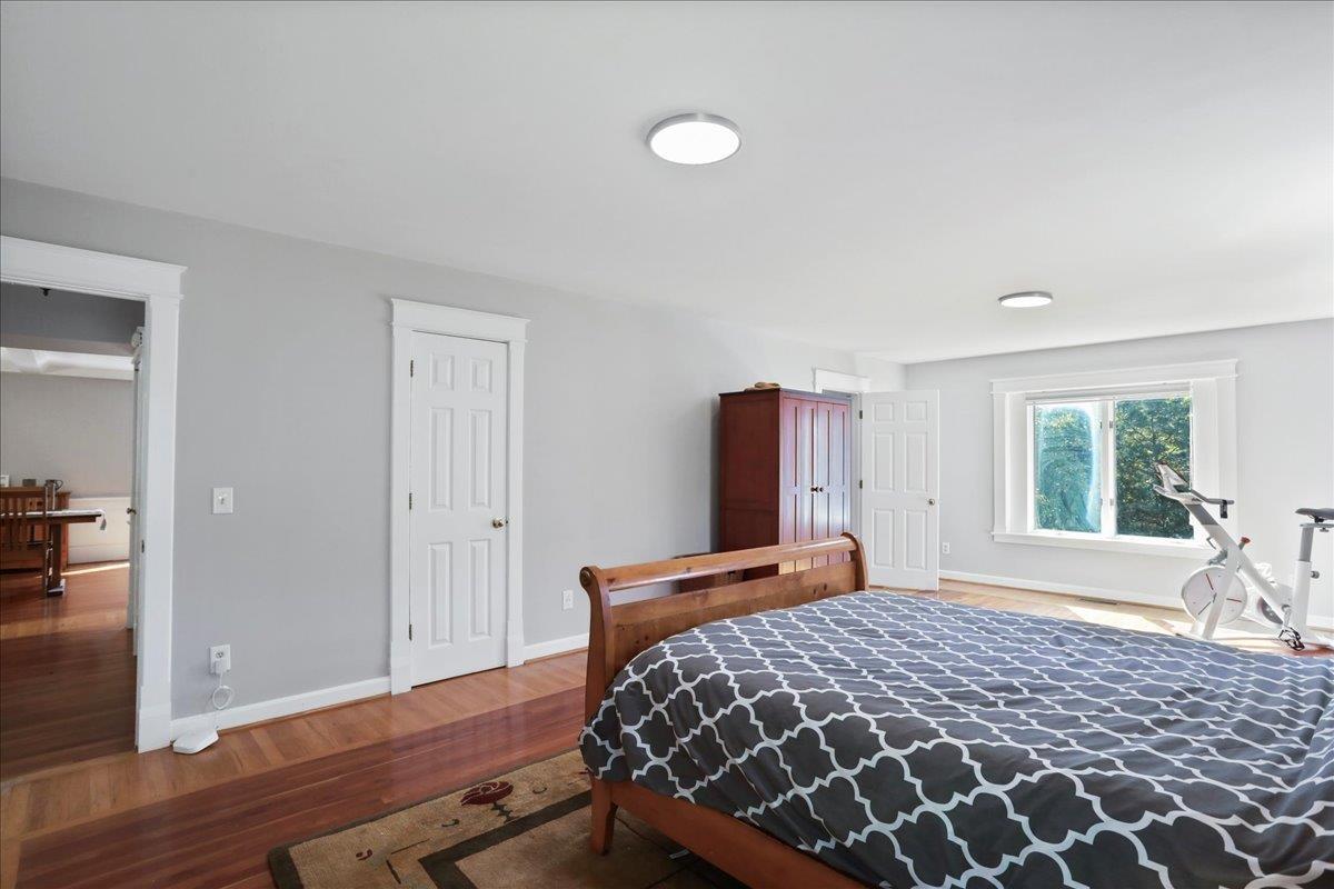 Mcgaheysville, Virginia, 22840, United States, 4 Bedrooms Bedrooms, ,4 BathroomsBathrooms,Residential,For Sale,1877155