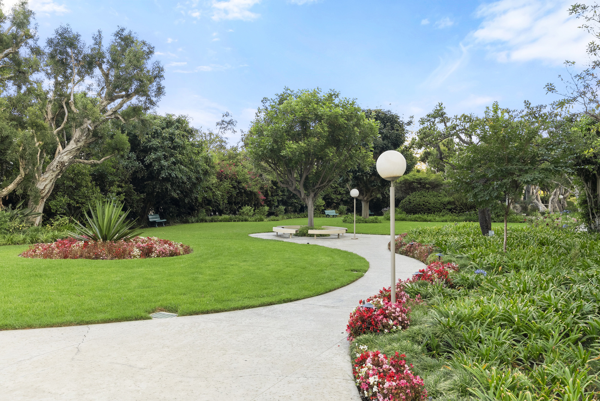  2160 Century Park - 物件實景