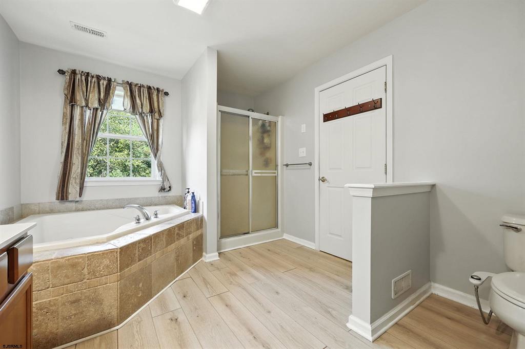 Egg Harbor TWP, New Jersey, 08234, United States, 5 Bedrooms Bedrooms, ,3 BathroomsBathrooms,Residential,For Sale,1931545