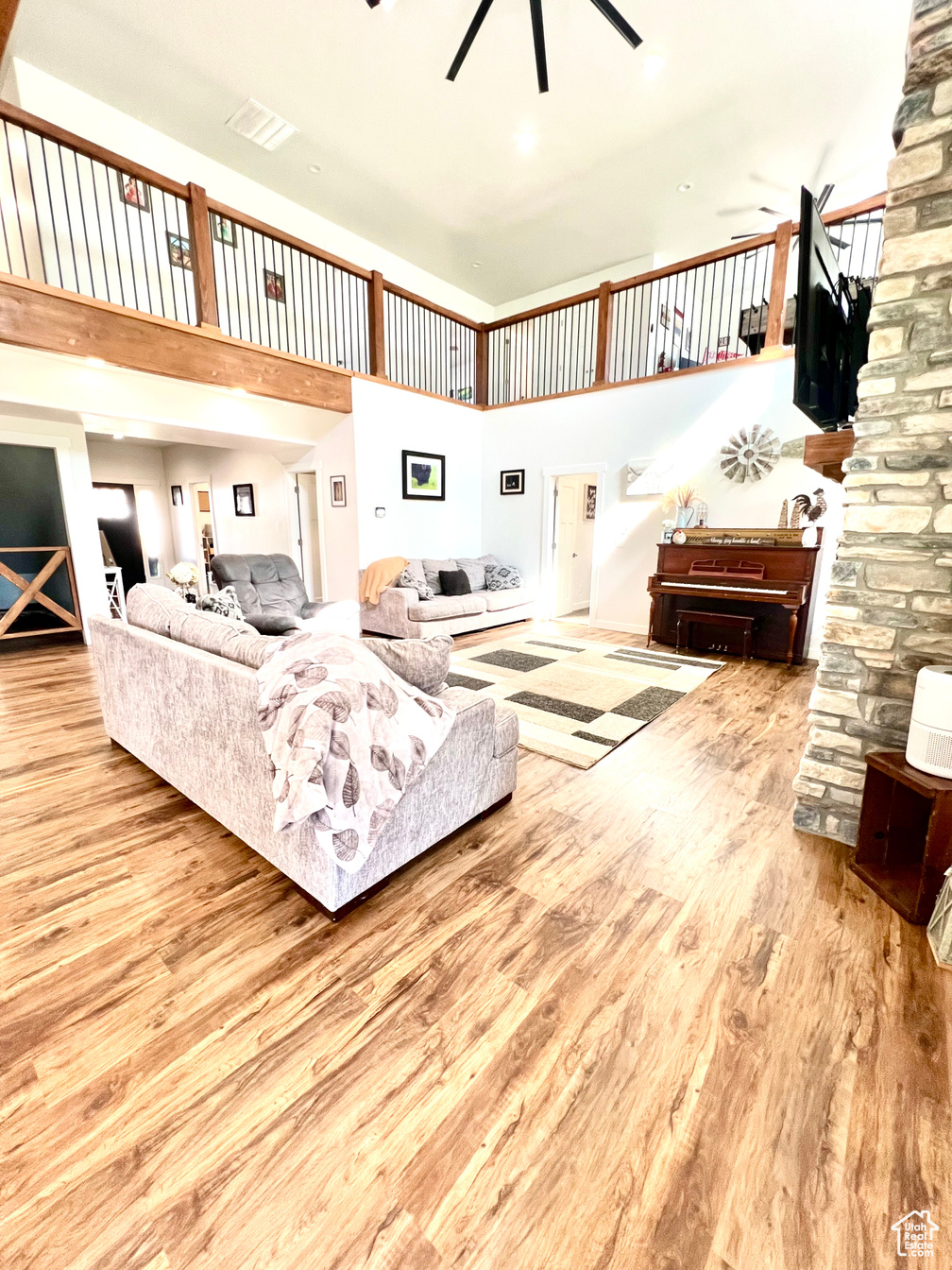 Elsinore, Utah, 84724, United States, 6 Bedrooms Bedrooms, ,4 BathroomsBathrooms,Residential,For Sale,1796854