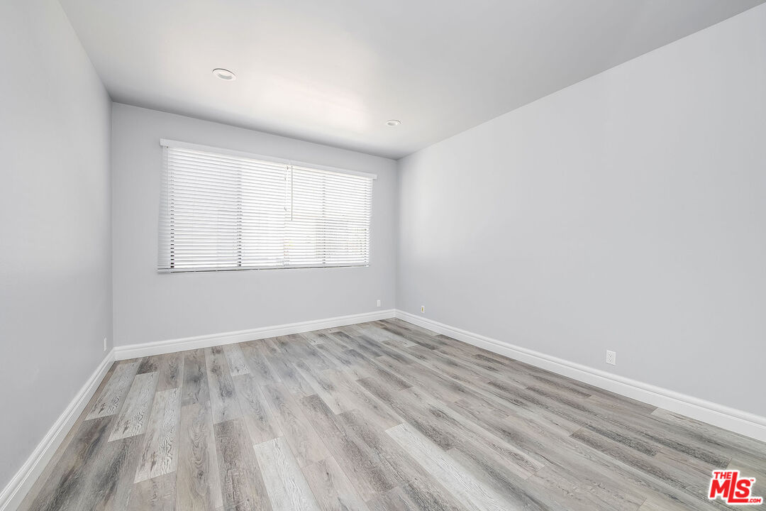 Los Angeles, California, 90024, United States, 2 Bedrooms Bedrooms, ,2 BathroomsBathrooms,Residential,For Sale,1908250