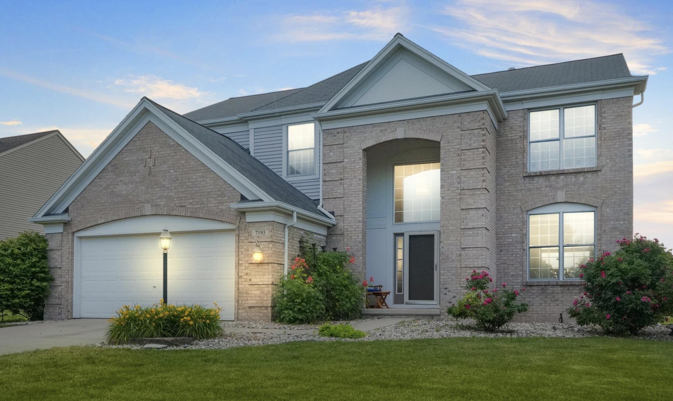 Caledonia, Michigan, 49316, United States, 4 Bedrooms Bedrooms, ,3 BathroomsBathrooms,Residential,For Sale,2008089