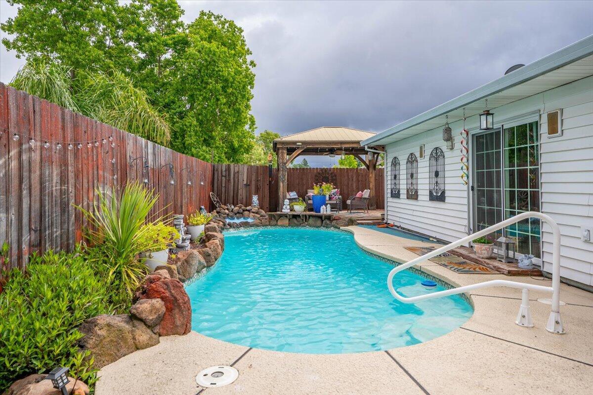 Redding, California, 96003, United States, 3 Bedrooms Bedrooms, ,3 BathroomsBathrooms,Residential,For Sale,1926978