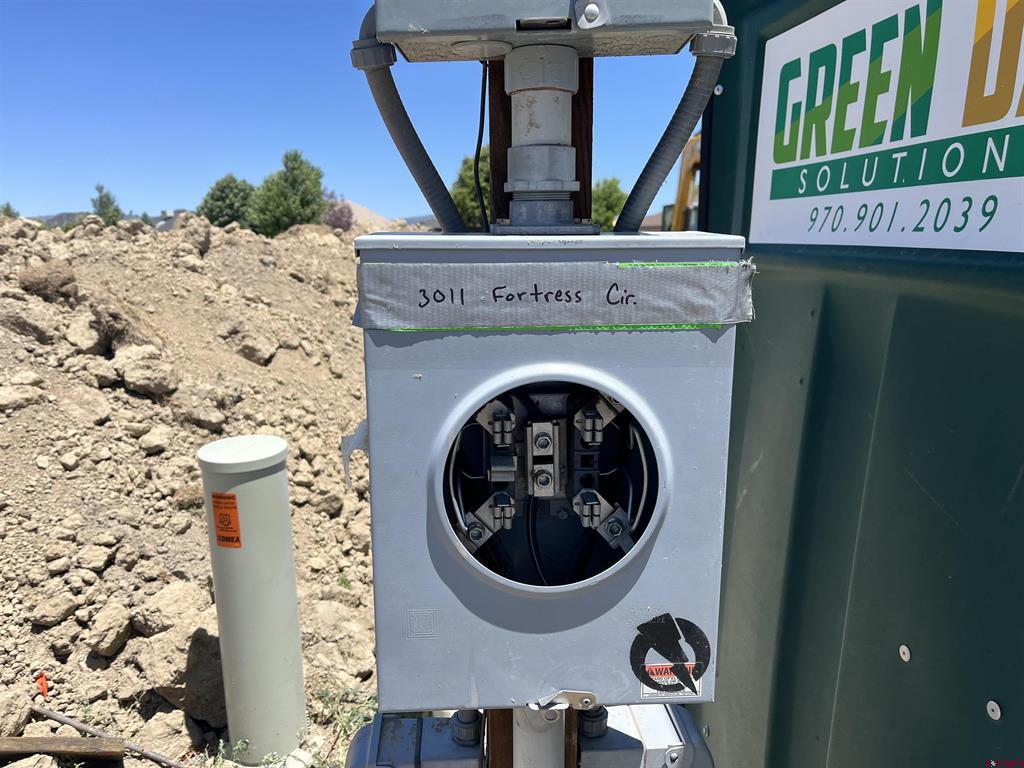 Montrose, Colorado, 81401, United States, 3 Bedrooms Bedrooms, ,2 BathroomsBathrooms,Residential,For Sale,1983770