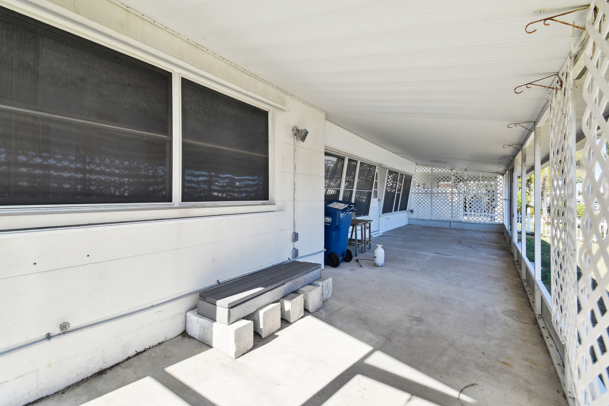 Madeira Beach, Florida, 33708, United States, 3 Bedrooms Bedrooms, ,2 BathroomsBathrooms,Residential,For Sale,1943278