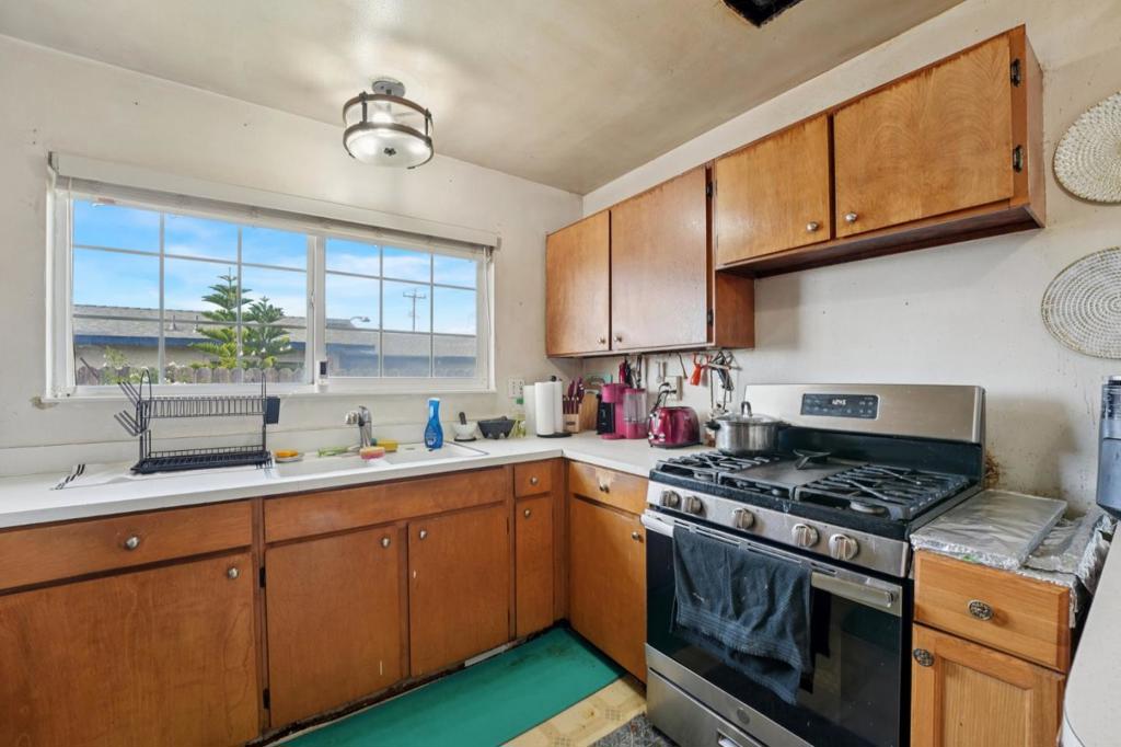 Salinas, California, 93906, United States, 3 Bedrooms Bedrooms, ,2 BathroomsBathrooms,Residential,For Sale,2012304