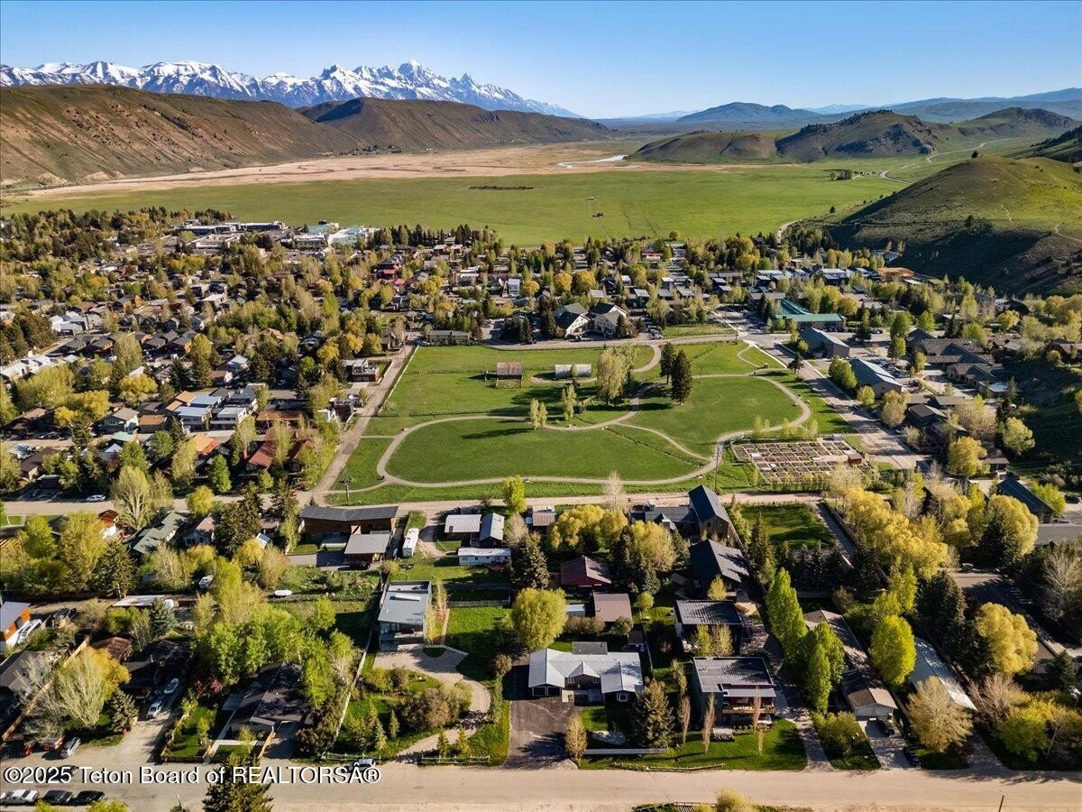 Jackson, Wyoming, 83001, United States, 4 Bedrooms Bedrooms, ,2 BathroomsBathrooms,Residential,For Sale,1830091