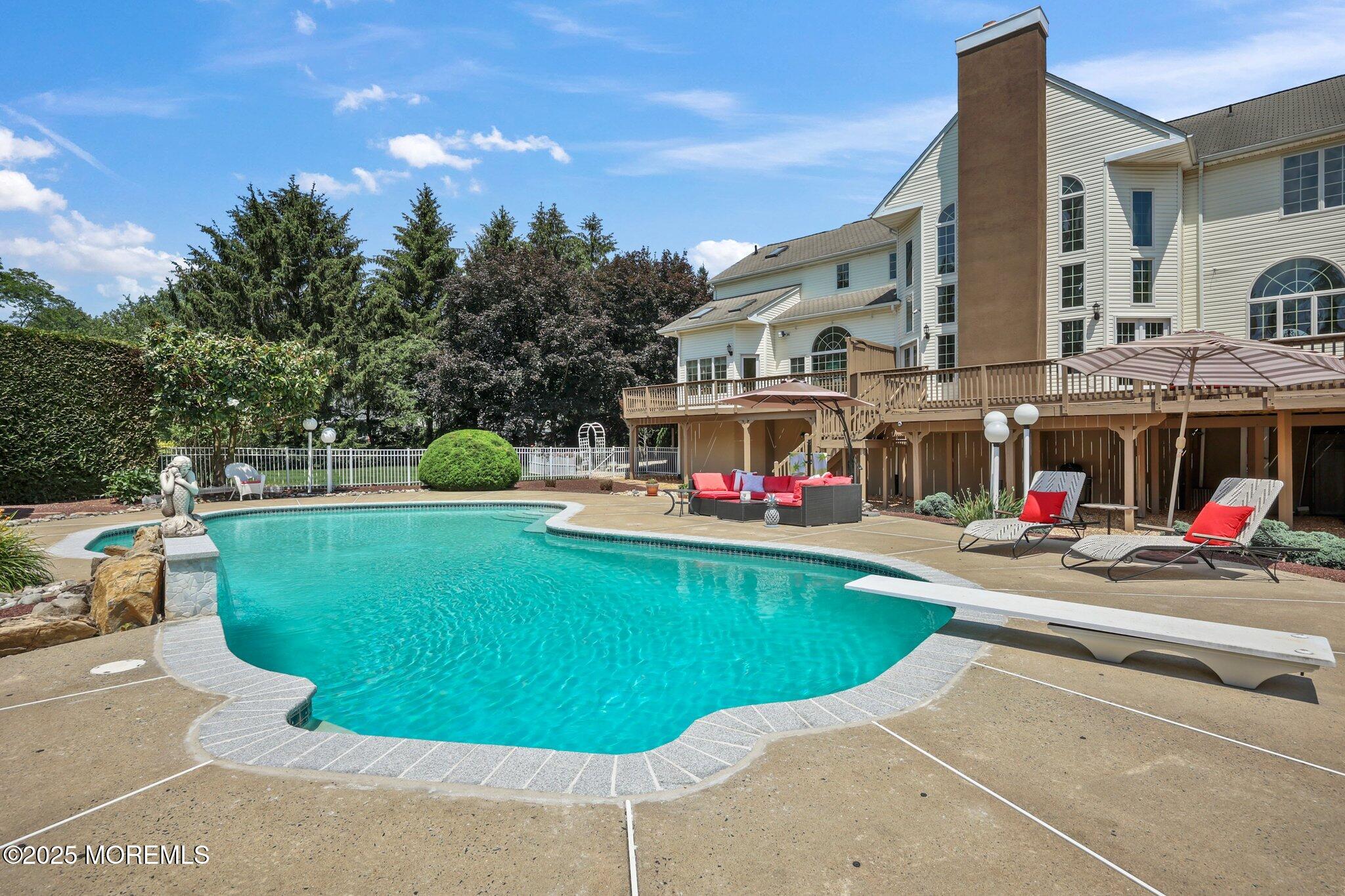 Manalapan, New Jersey, 07726, United States, 5 Bedrooms Bedrooms, ,7 BathroomsBathrooms,Residential,For Sale,1979083