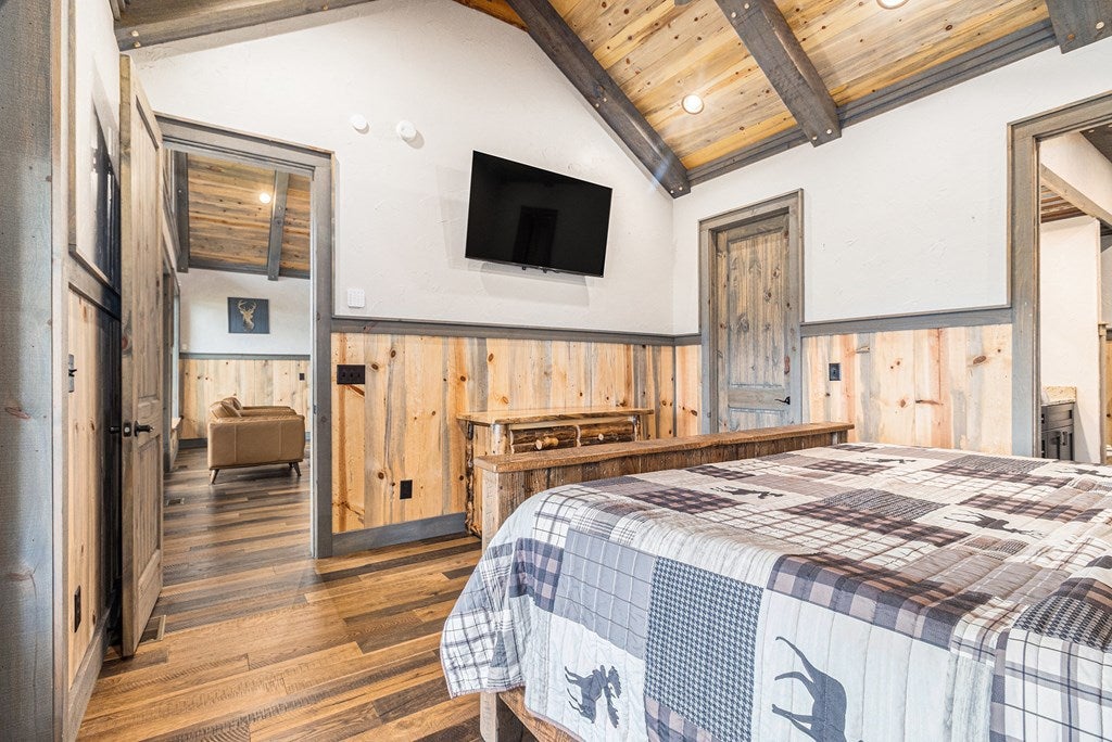 Ellijay, Georgia, 30540, United States, 5 Bedrooms Bedrooms, ,5 BathroomsBathrooms,Residential,For Sale,1952565