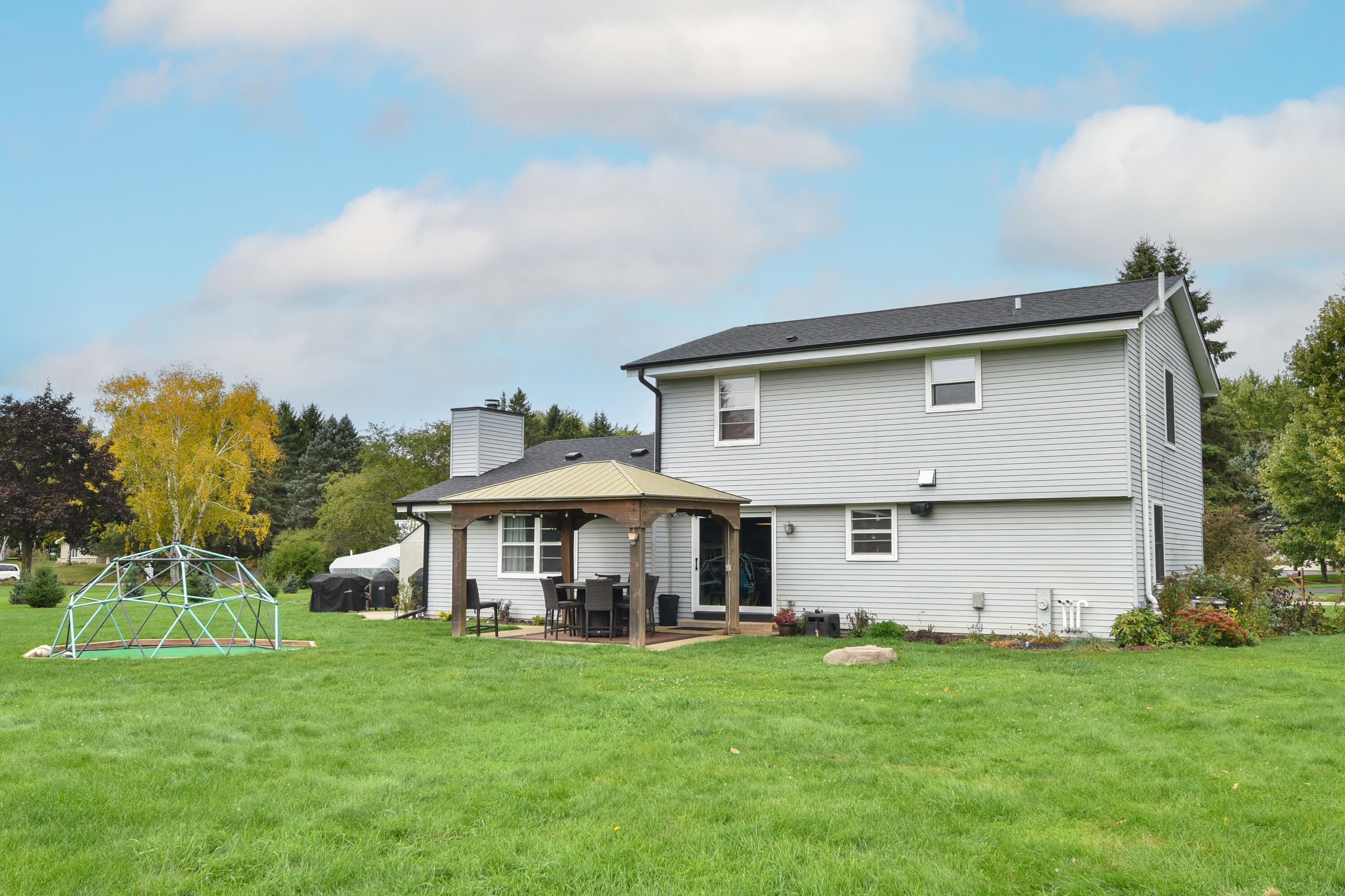 Merton, Wisconsin, 53066, United States, 4 Bedrooms Bedrooms, ,3 BathroomsBathrooms,Residential,For Sale,1987877