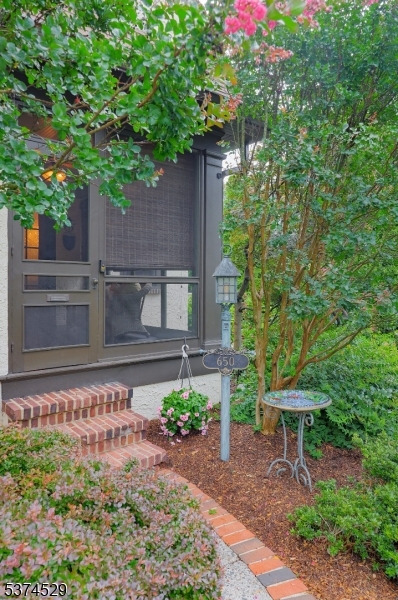 Westfield Town, New Jersey, 07090, United States, 3 Bedrooms Bedrooms, ,2 BathroomsBathrooms,Residential,For Sale,1940916