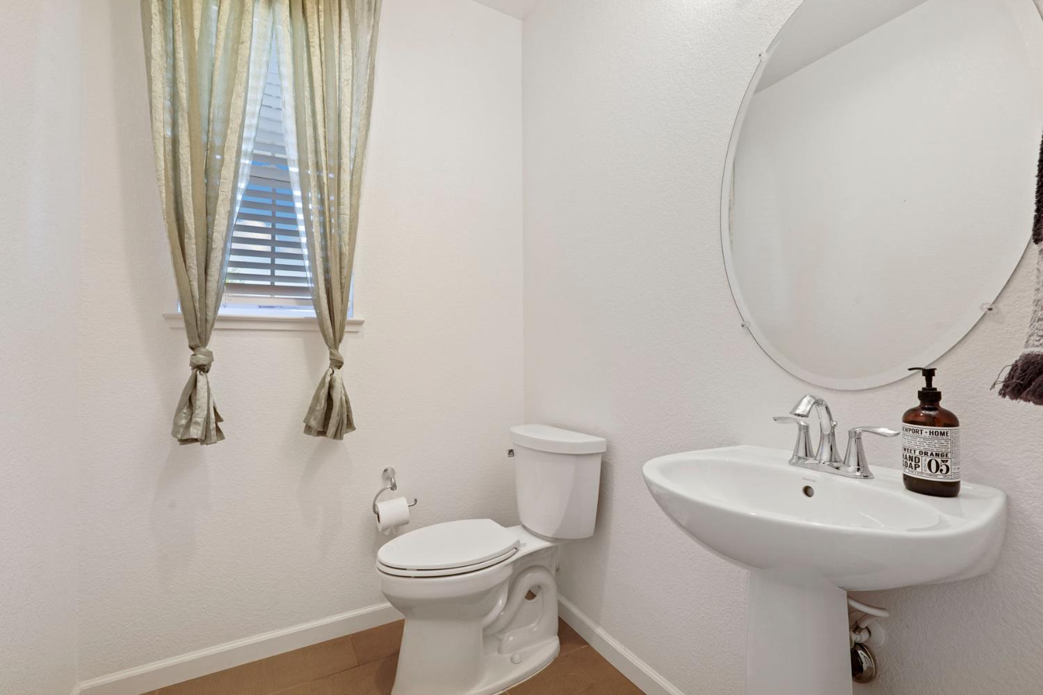 Lodi, California, 95242, United States, 2 Bedrooms Bedrooms, ,3 BathroomsBathrooms,Residential,For Sale,1848550
