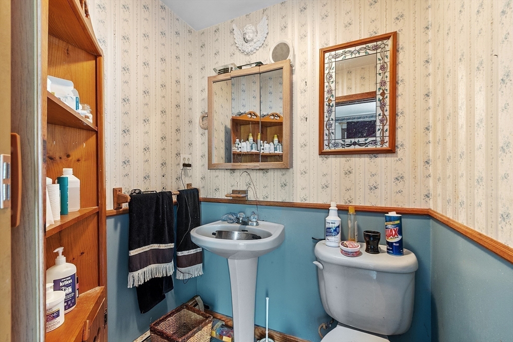 Orange, Massachusetts, 01364, United States, 3 Bedrooms Bedrooms, ,3 BathroomsBathrooms,Residential,For Sale,1846961