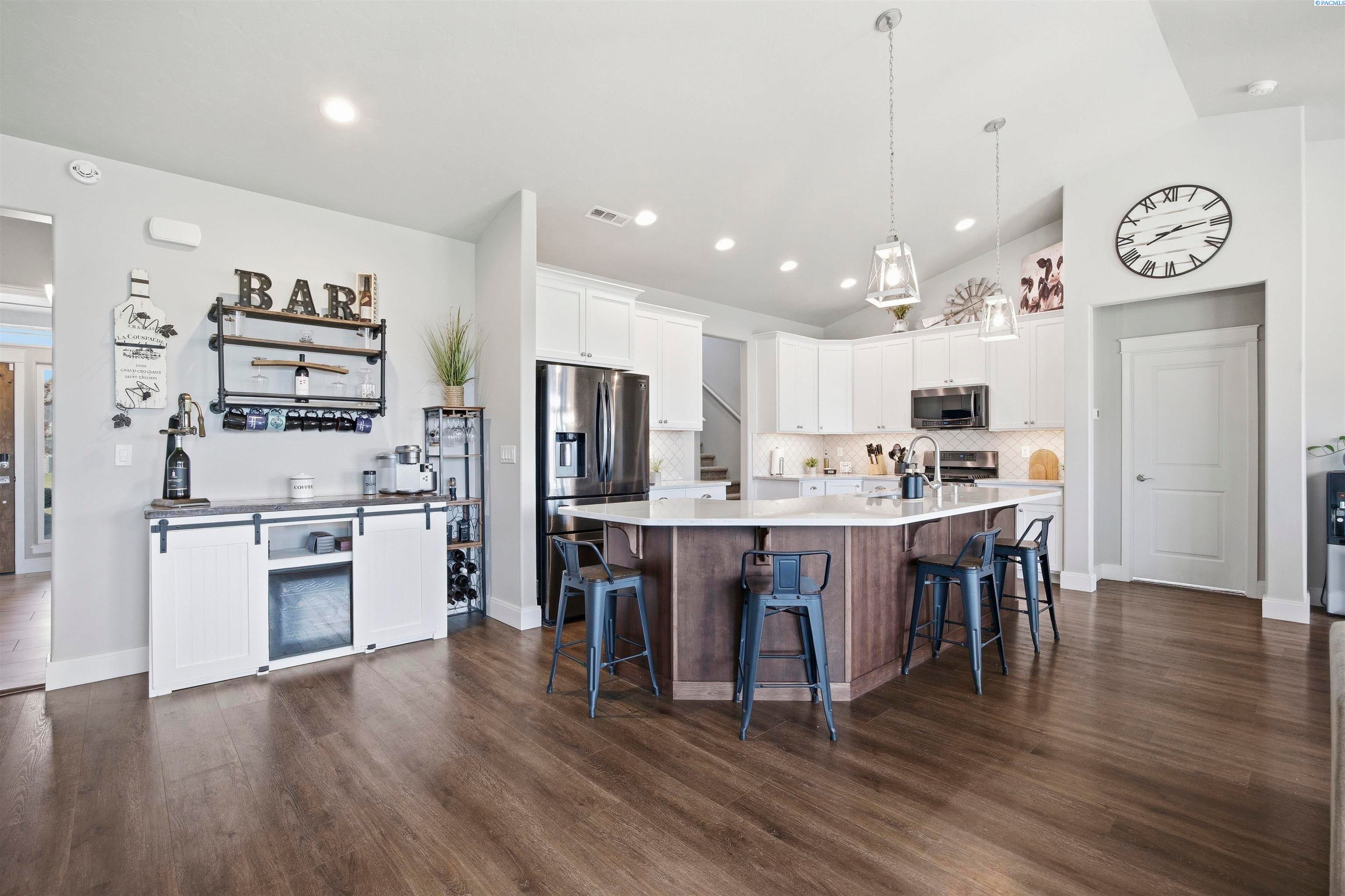 Pasco, Washington, 99301, United States, 4 Bedrooms Bedrooms, ,2 BathroomsBathrooms,Residential,For Sale,2036931