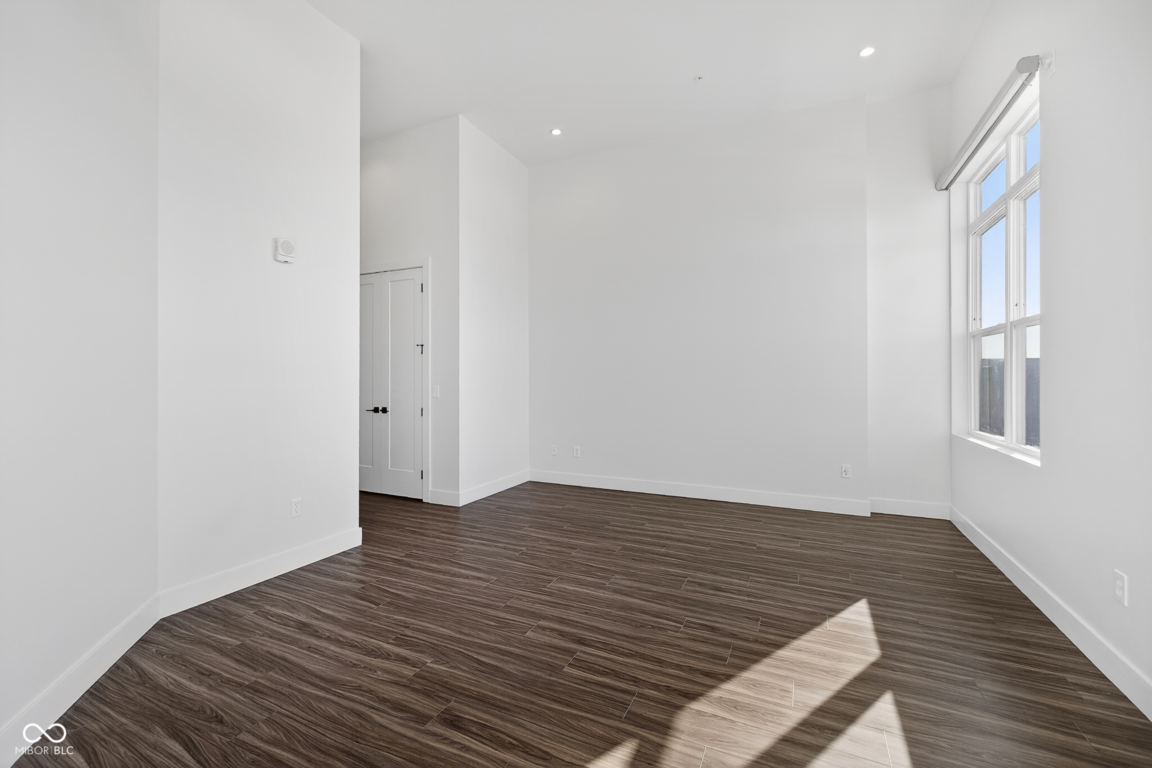 Carmel, Indiana, 46032, United States, 2 Bedrooms Bedrooms, ,3 BathroomsBathrooms,Residential,For Sale,1982696