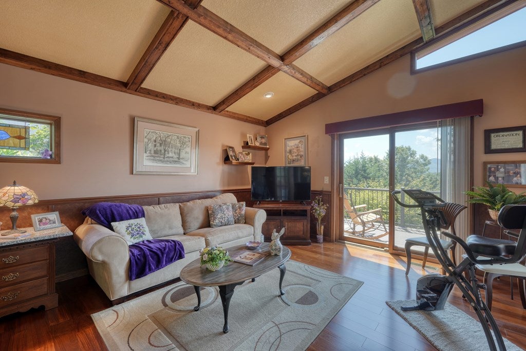 Hayesville, North Carolina, 28904, United States, 3 Bedrooms Bedrooms, ,4 BathroomsBathrooms,Residential,For Sale,1919513