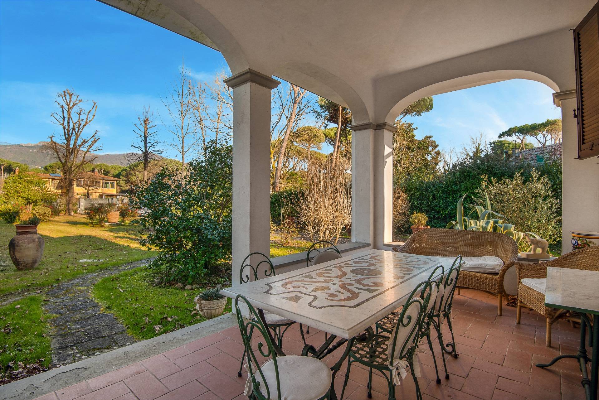Massa, Massa-Carrara, 54100, IT, 4 Bedrooms Bedrooms, ,4 BathroomsBathrooms,Residential,For Sale,1688477