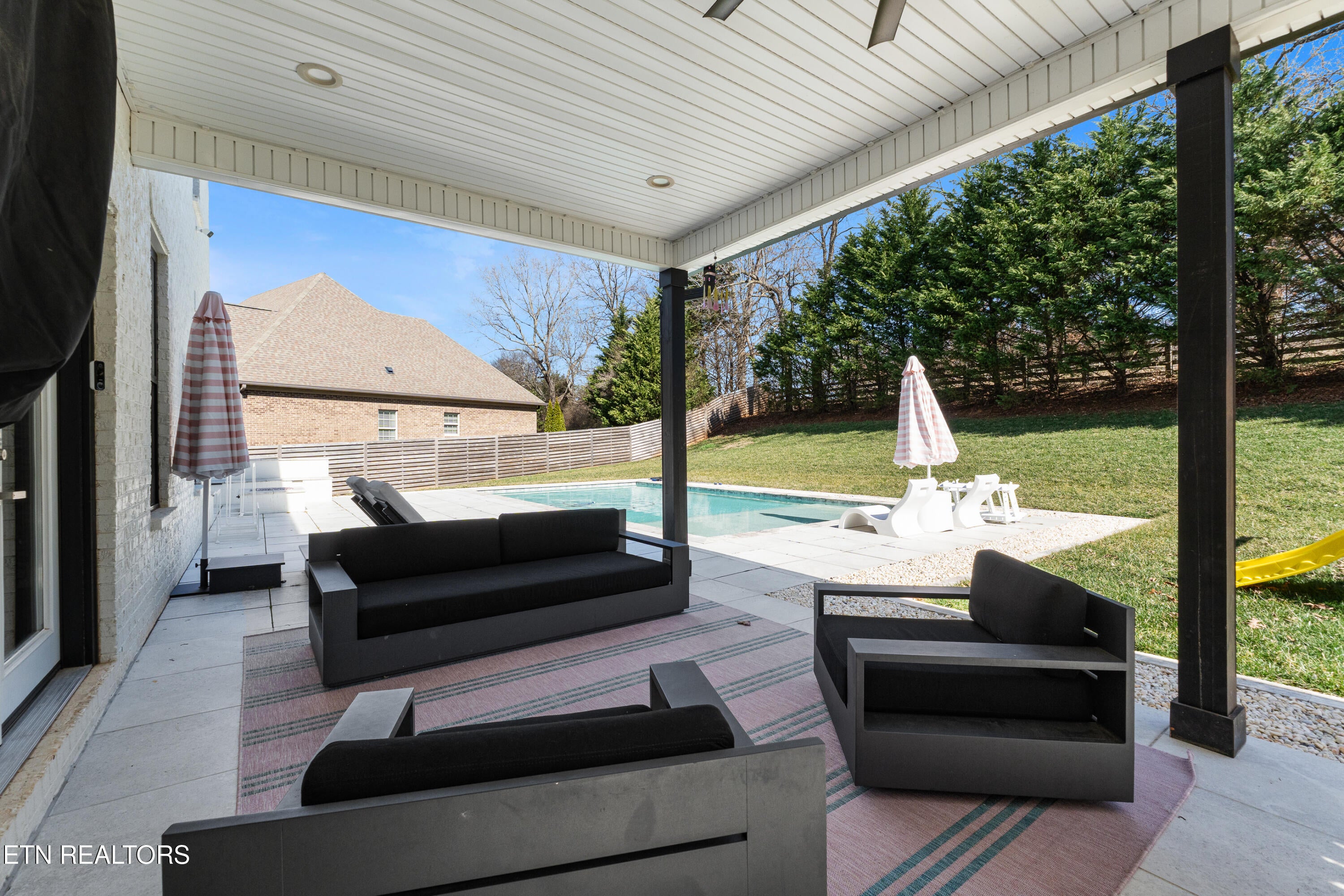Maryville, Tennessee, 37803, United States, 4 Bedrooms Bedrooms, ,3 BathroomsBathrooms,Residential,For Sale,1721654