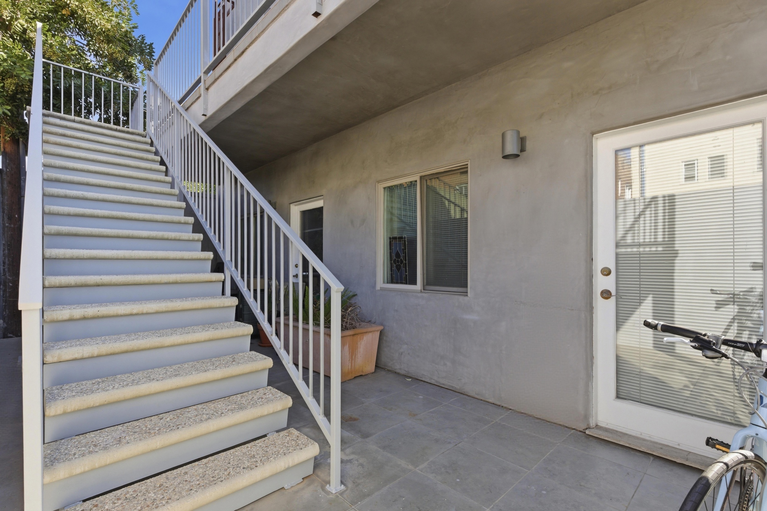  635 North Windsor Boulevard - 物件實景