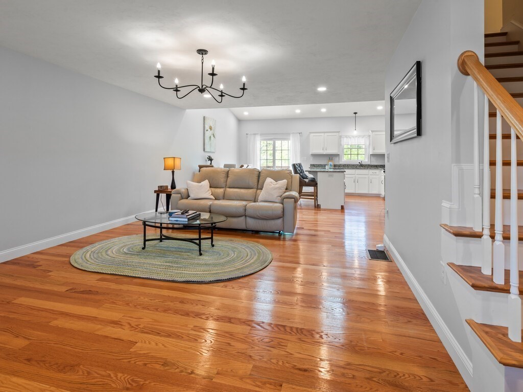 Sutton, Massachusetts, 01590, United States, 2 Bedrooms Bedrooms, ,3 BathroomsBathrooms,Residential,For Sale,1942823