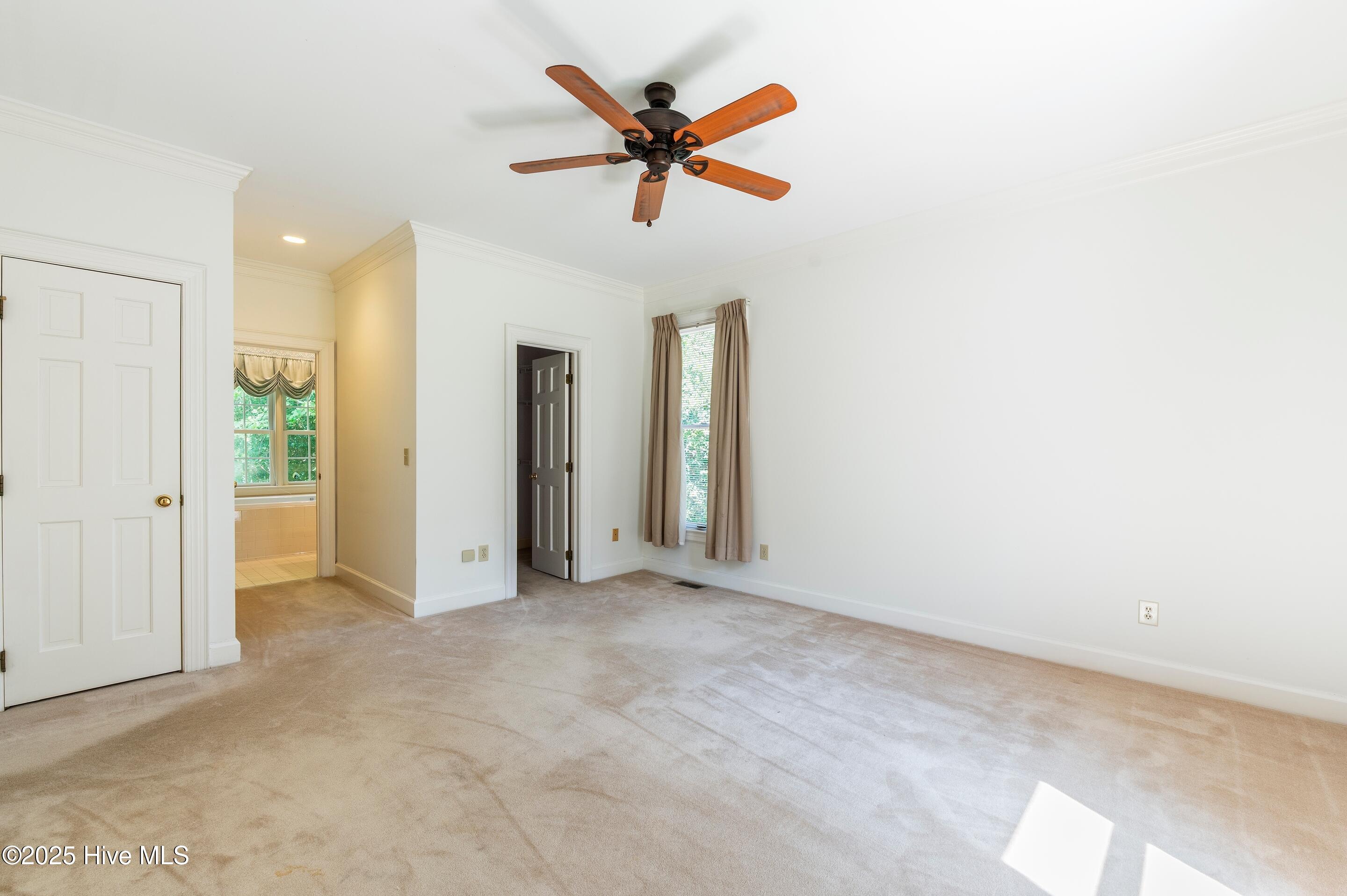 Wilmington, North Carolina, 28409, United States, 3 Bedrooms Bedrooms, ,4 BathroomsBathrooms,Residential,For Sale,1942177