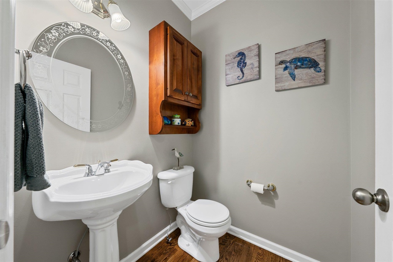 Bowling Green, Kentucky, 42104, United States, 6 Bedrooms Bedrooms, ,4 BathroomsBathrooms,Residential,For Sale,1882789