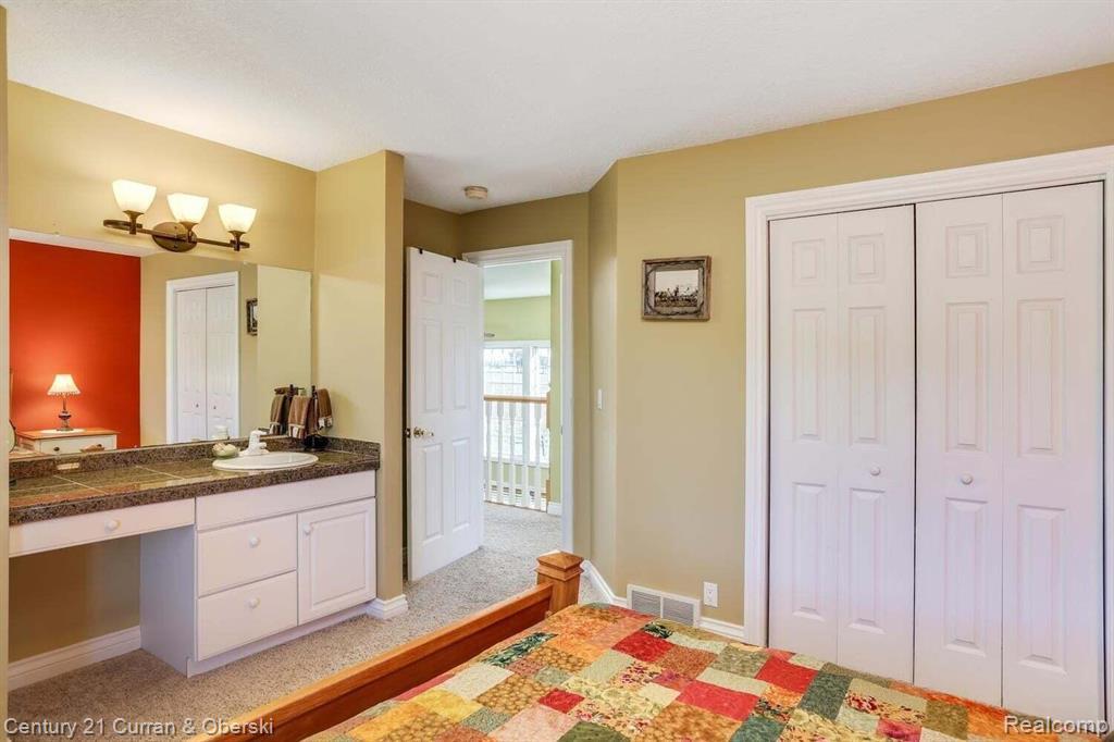 Jackson, Michigan, 49201, United States, 4 Bedrooms Bedrooms, ,3 BathroomsBathrooms,Residential,For Sale,1980498