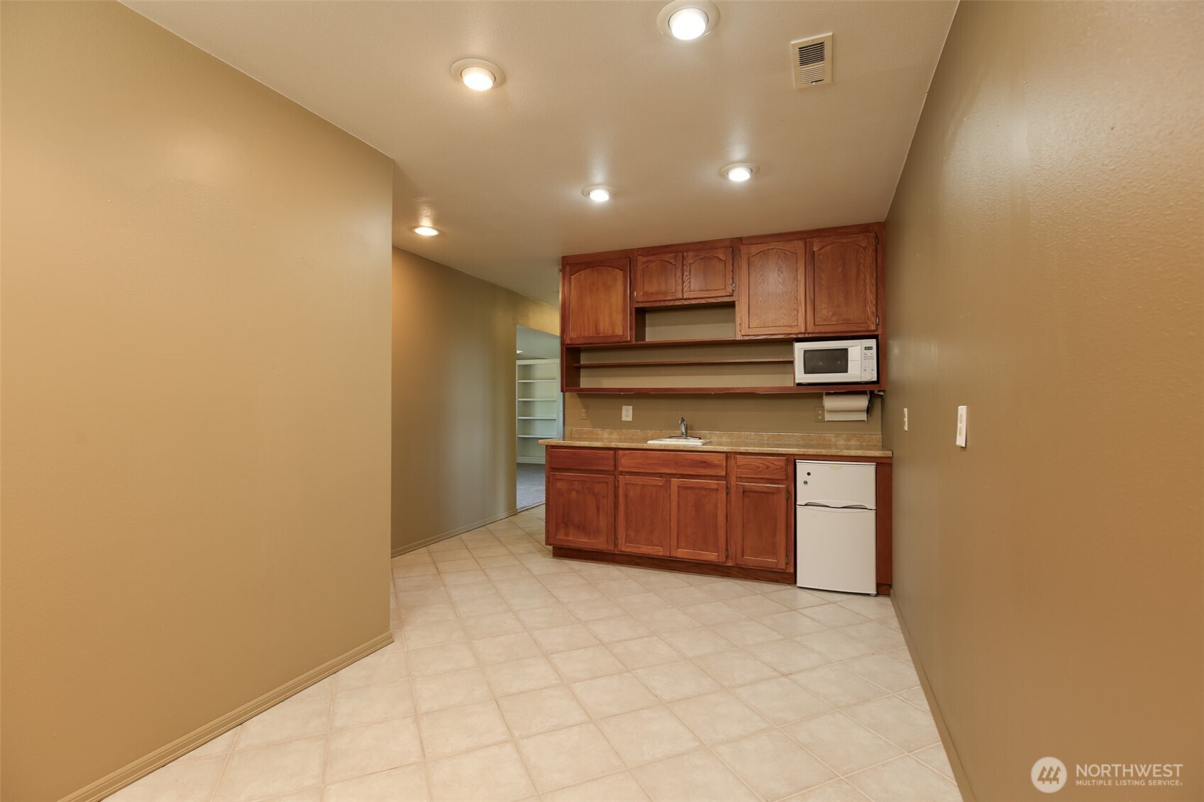 Oak Harbor, Washington, 98277, United States, 3 Bedrooms Bedrooms, ,1 BathroomBathrooms,Residential,For Sale,1896495