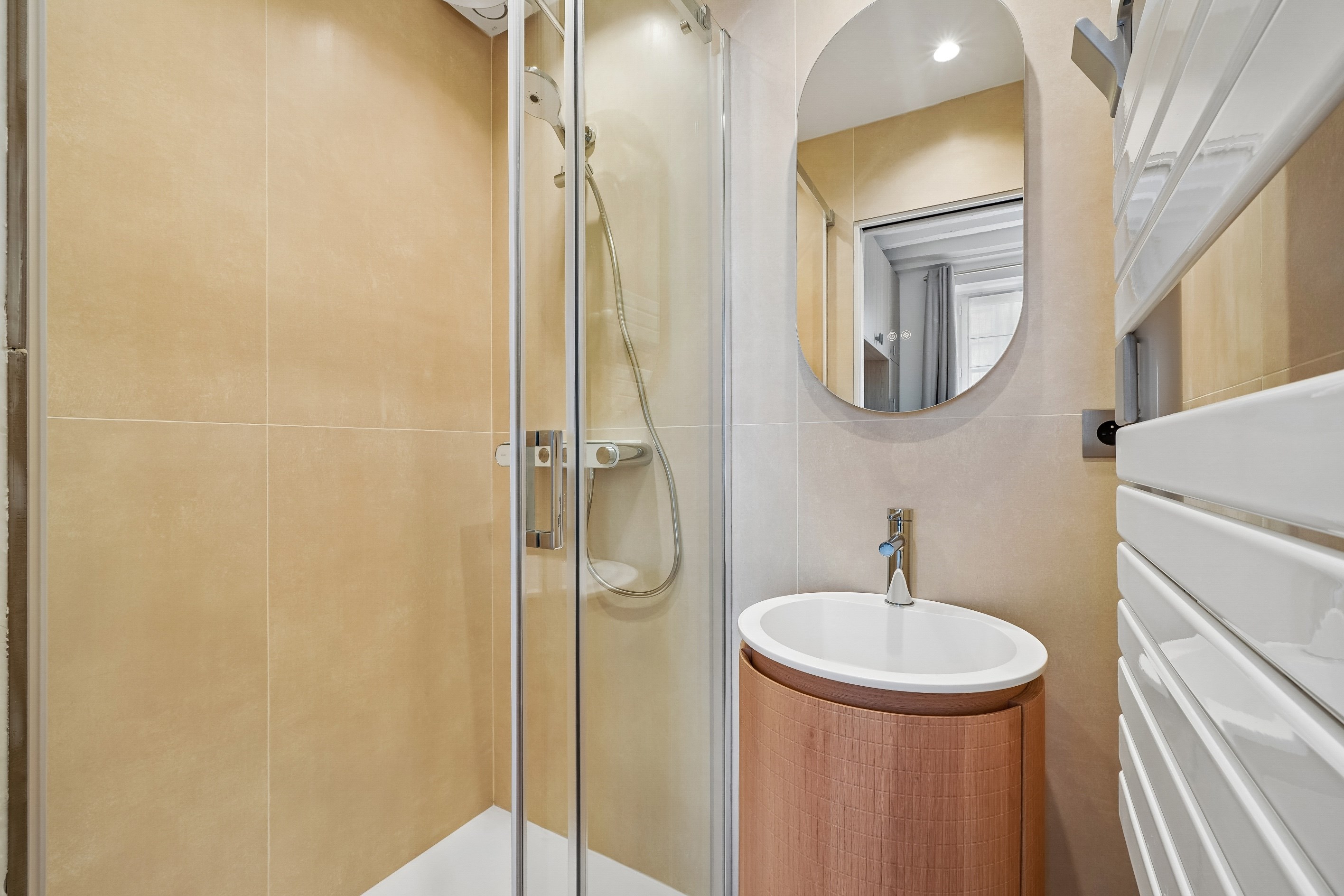  Bac - Verneuil : Superb renovated 2 bedrooms apartment - with AC - 物件實景