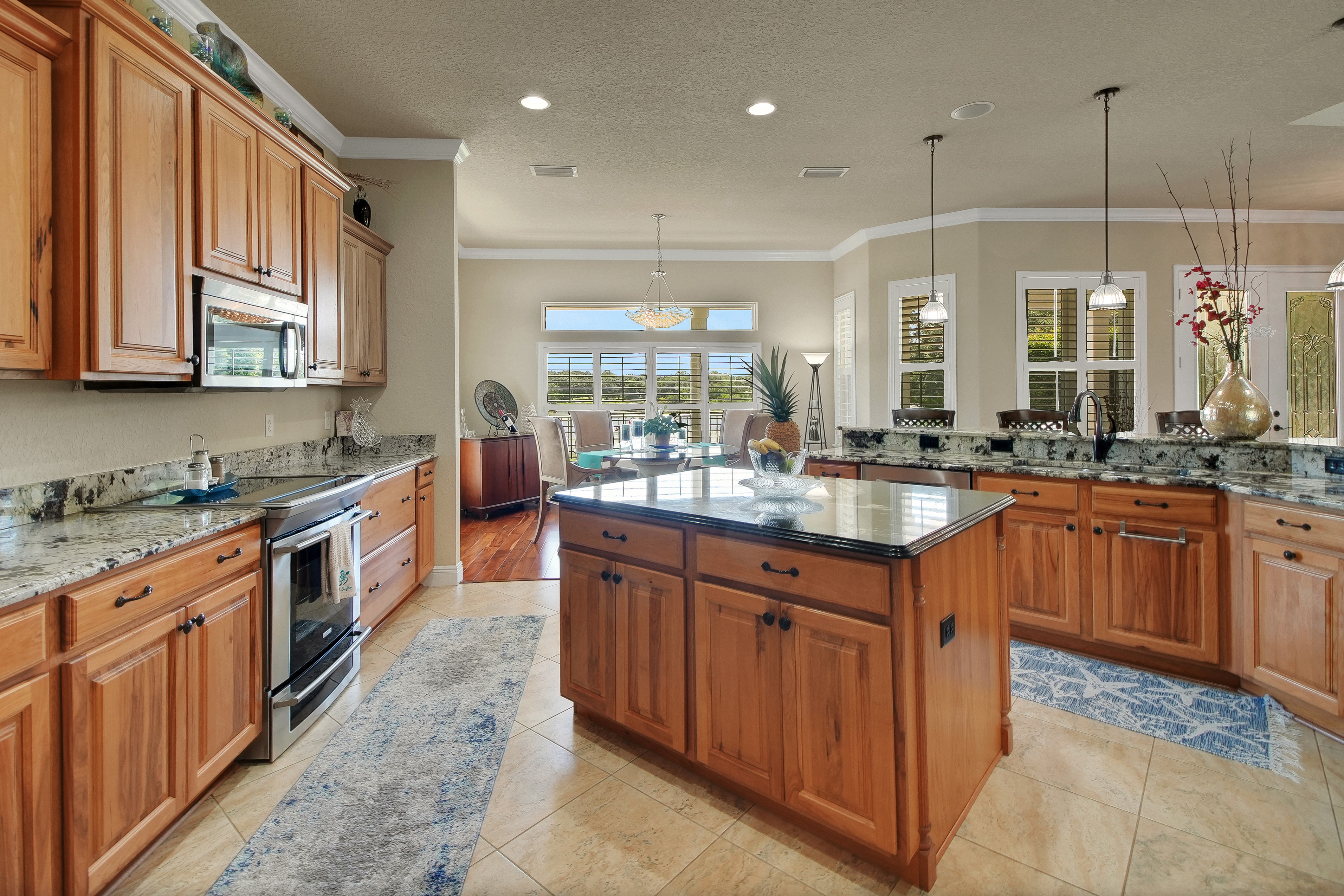 Weirsdale, Florida, 32195, United States, 4 Bedrooms Bedrooms, ,3 BathroomsBathrooms,Residential,For Sale,1900688