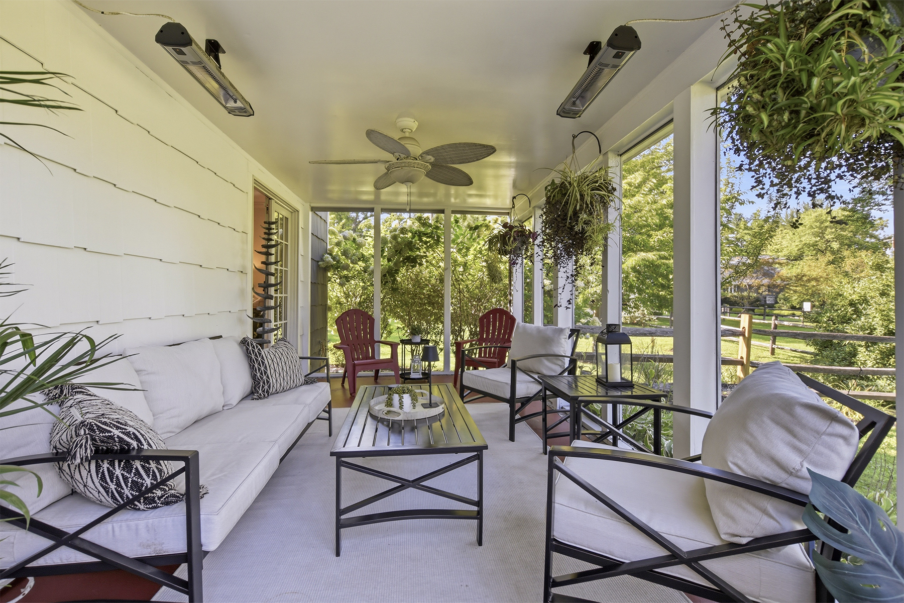  Immaculate Custom Colonial Located on a Traditional Country Setting - 物件實景