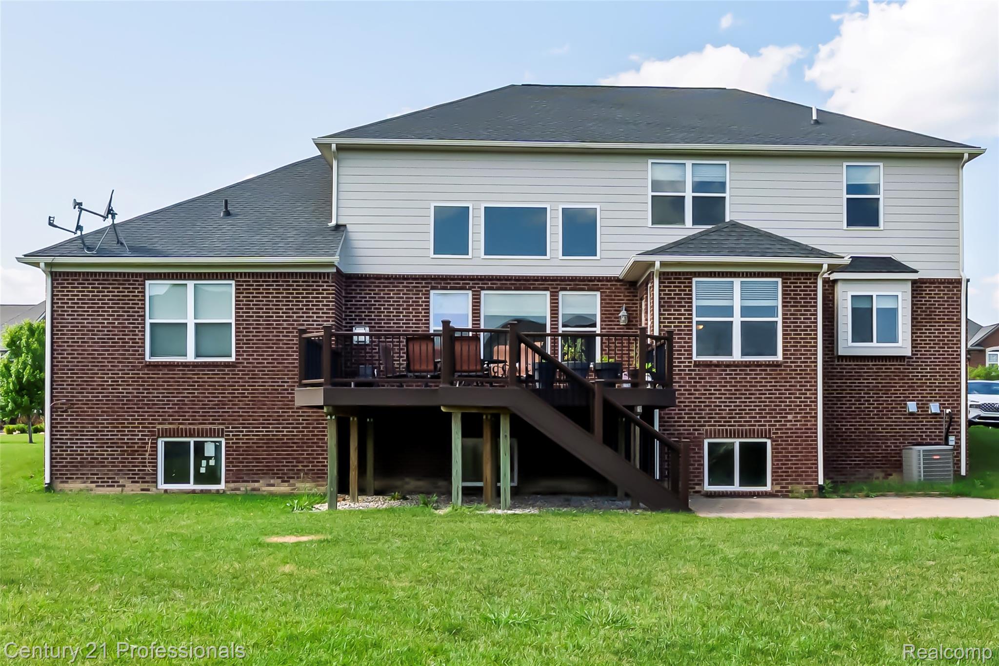 Canton, Michigan, 48187, United States, 5 Bedrooms Bedrooms, ,6 BathroomsBathrooms,Residential,For Sale,1908049