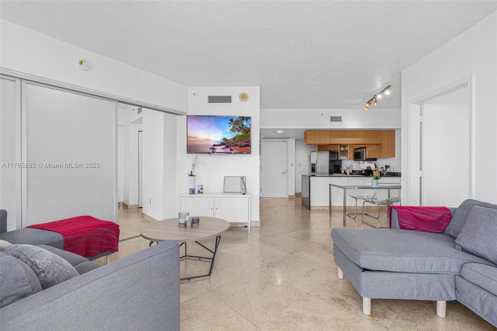 Miami, Florida, 33132, United States, 2 Bedrooms Bedrooms, ,2 BathroomsBathrooms,Residential,For Sale,1739063