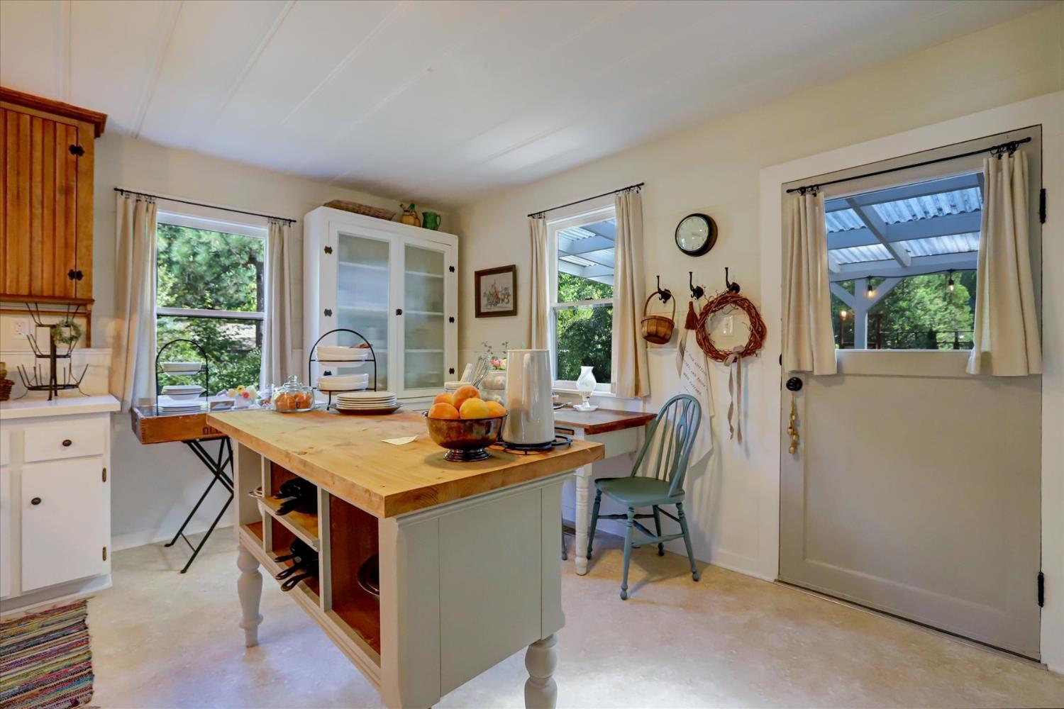 Nevada City, California, 95959, United States, 2 Bedrooms Bedrooms, ,1 BathroomBathrooms,Residential,For Sale,1982930