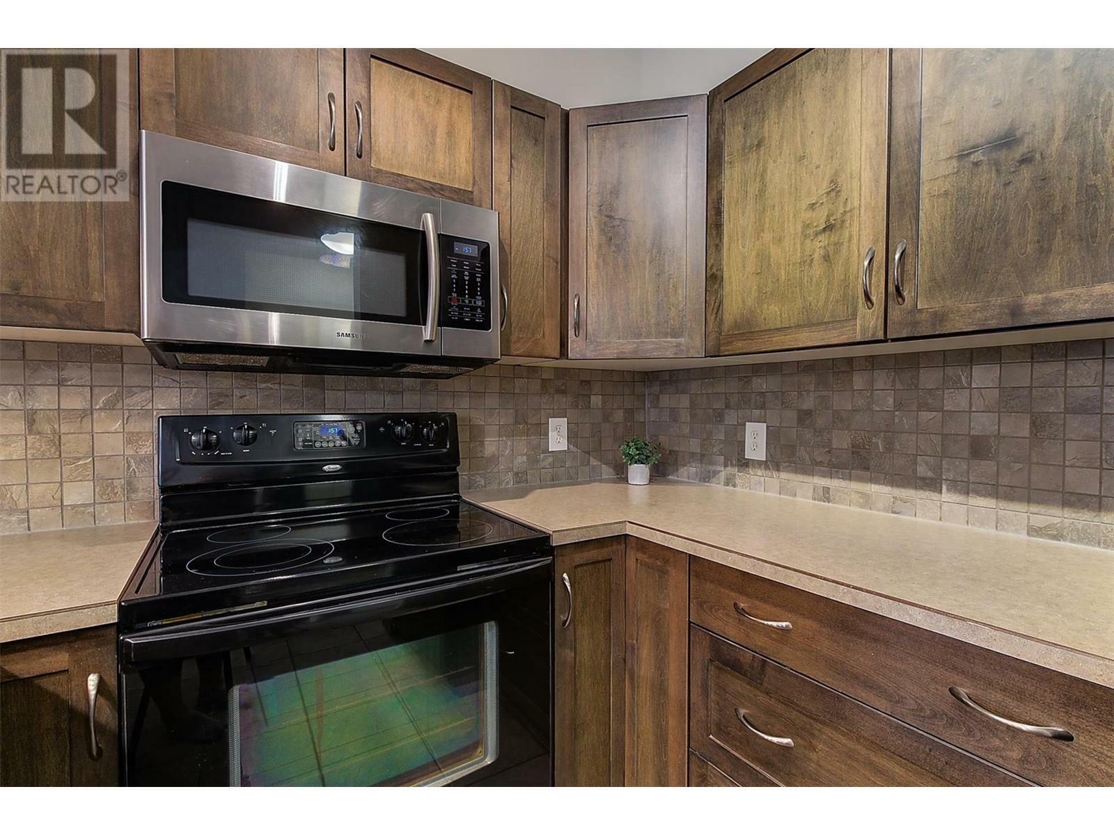 KELOWNA, British Columbia, V1Y 1G6, CA, 2 Bedrooms Bedrooms, ,2 BathroomsBathrooms,Residential,For Sale,1961350