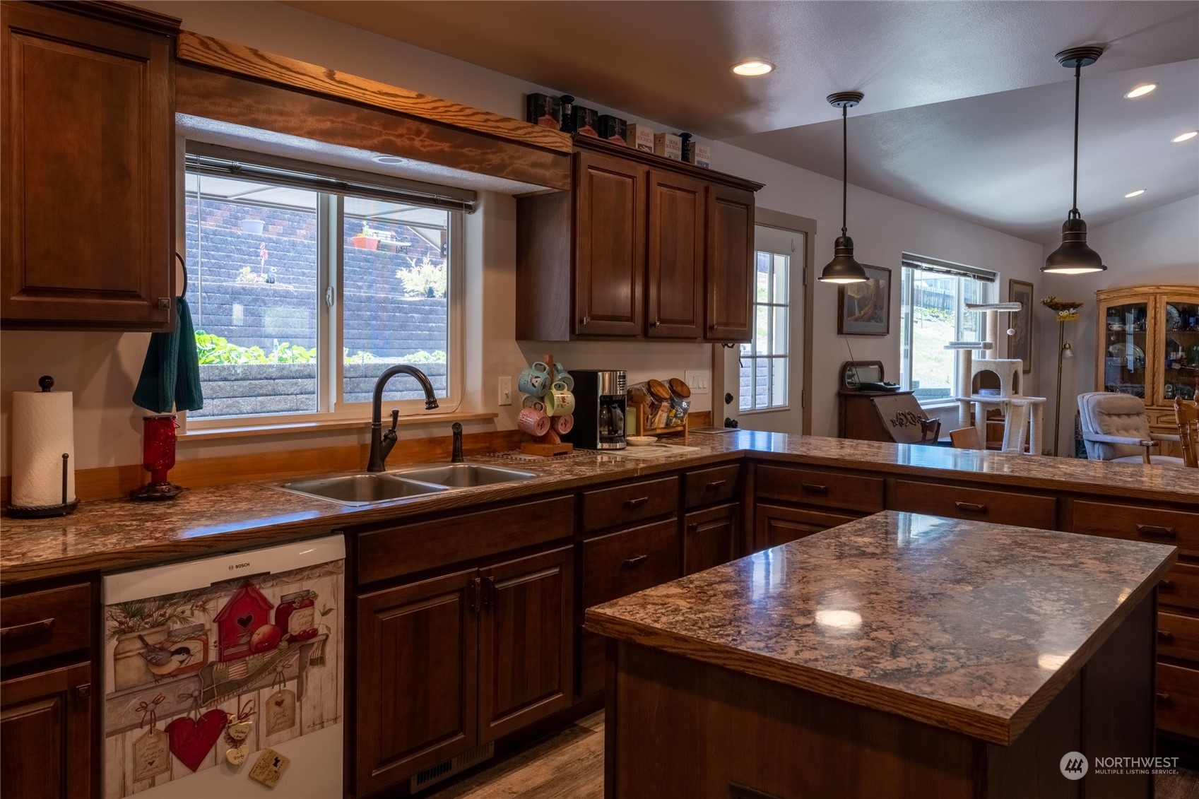 Malaga, Washington, 98828, United States, 3 Bedrooms Bedrooms, ,2 BathroomsBathrooms,Residential,For Sale,1898843