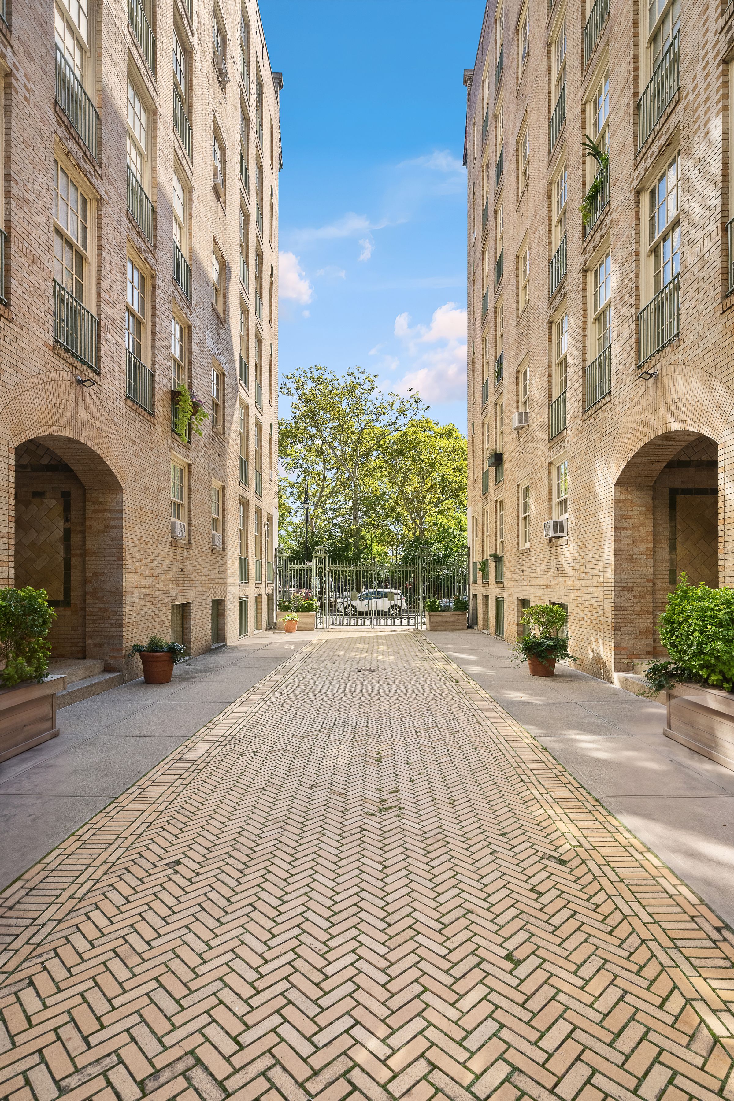  516 East 78th Street - 物件實景