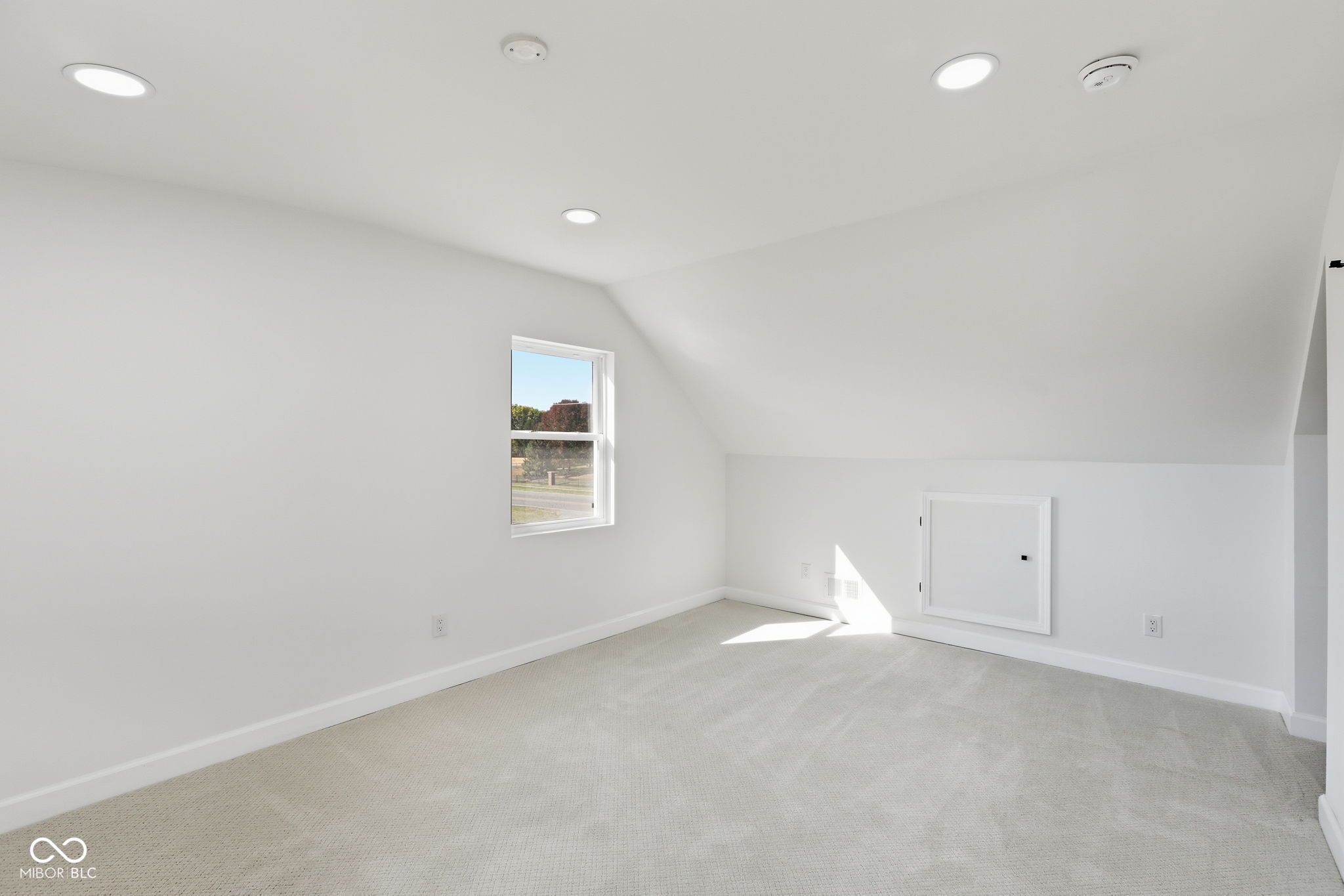 Carmel, Indiana, 46033, United States, 4 Bedrooms Bedrooms, ,3 BathroomsBathrooms,Residential,For Sale,1998022