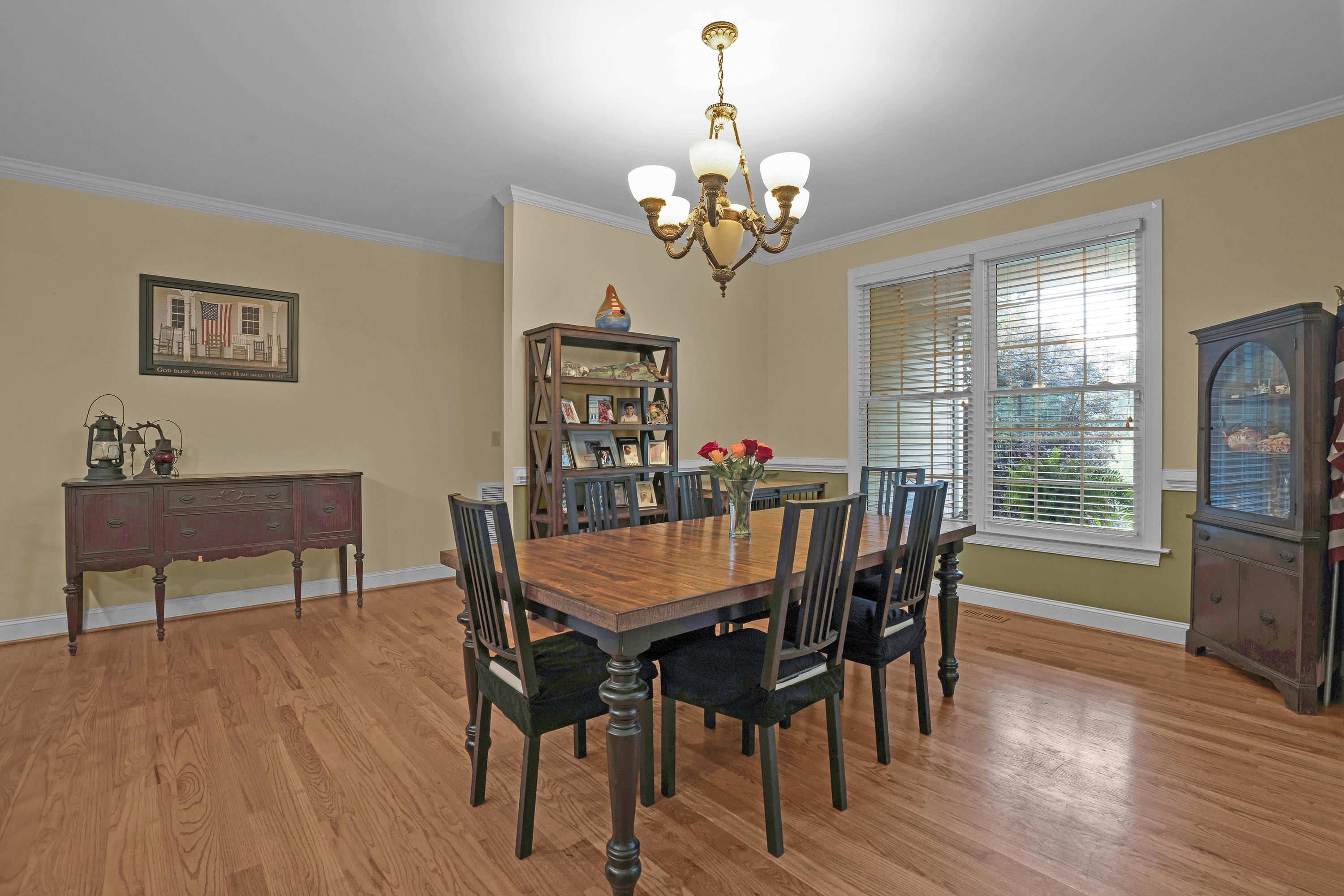 Landrum, South Carolina, 29356, United States, 5 Bedrooms Bedrooms, ,4 BathroomsBathrooms,Residential,For Sale,1868814