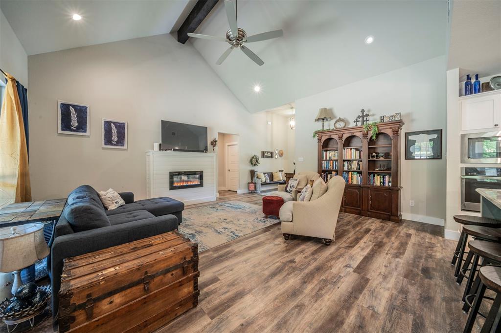 Poolville, Texas, 76487, United States, 4 Bedrooms Bedrooms, ,3 BathroomsBathrooms,Residential,For Sale,1944917