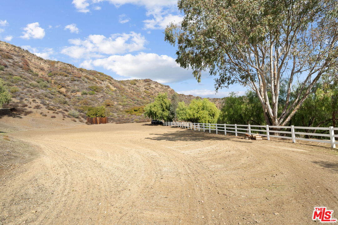 Calabasas, California, 91302, United States, 4 Bedrooms Bedrooms, ,3 BathroomsBathrooms,Residential,For Sale,1708601