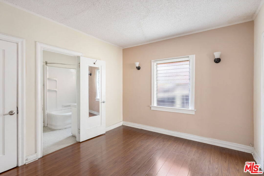 Los Angeles, California, 90027, United States, 2 Bedrooms Bedrooms, ,1 BathroomBathrooms,Residential,For Sale,1920084